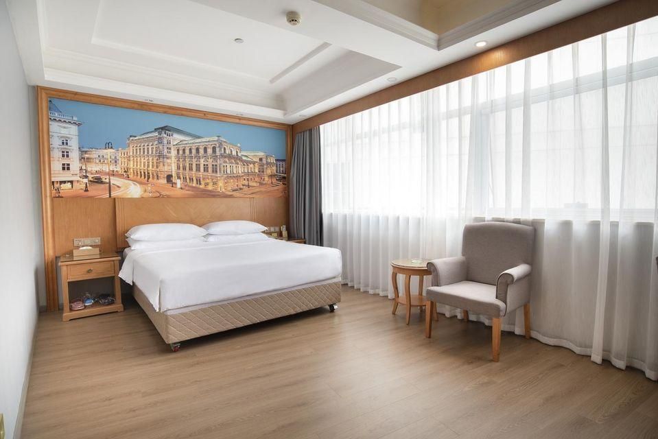 Vienna International Liangjiang Xingfu Square