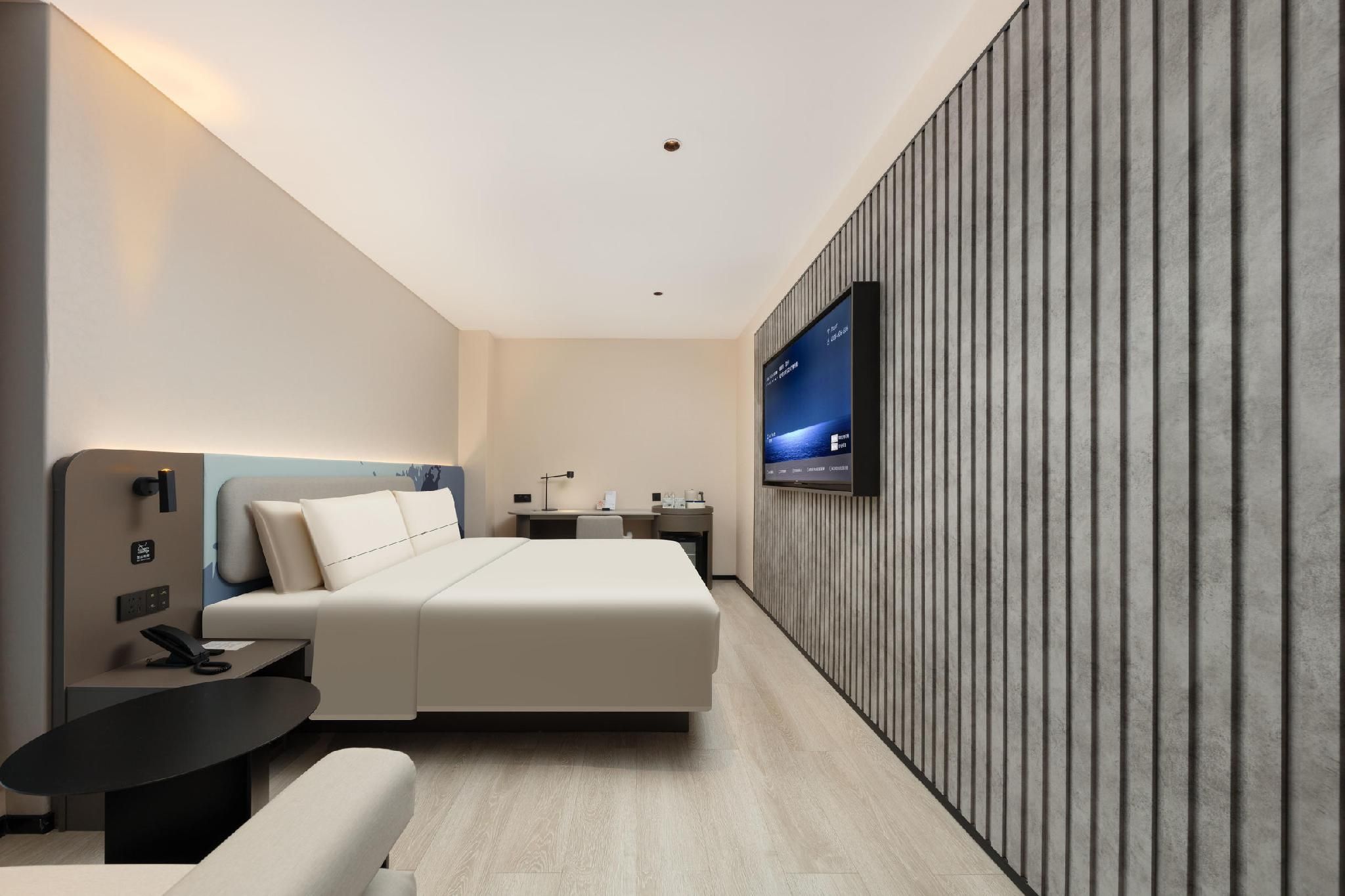 Comfort Queen Room