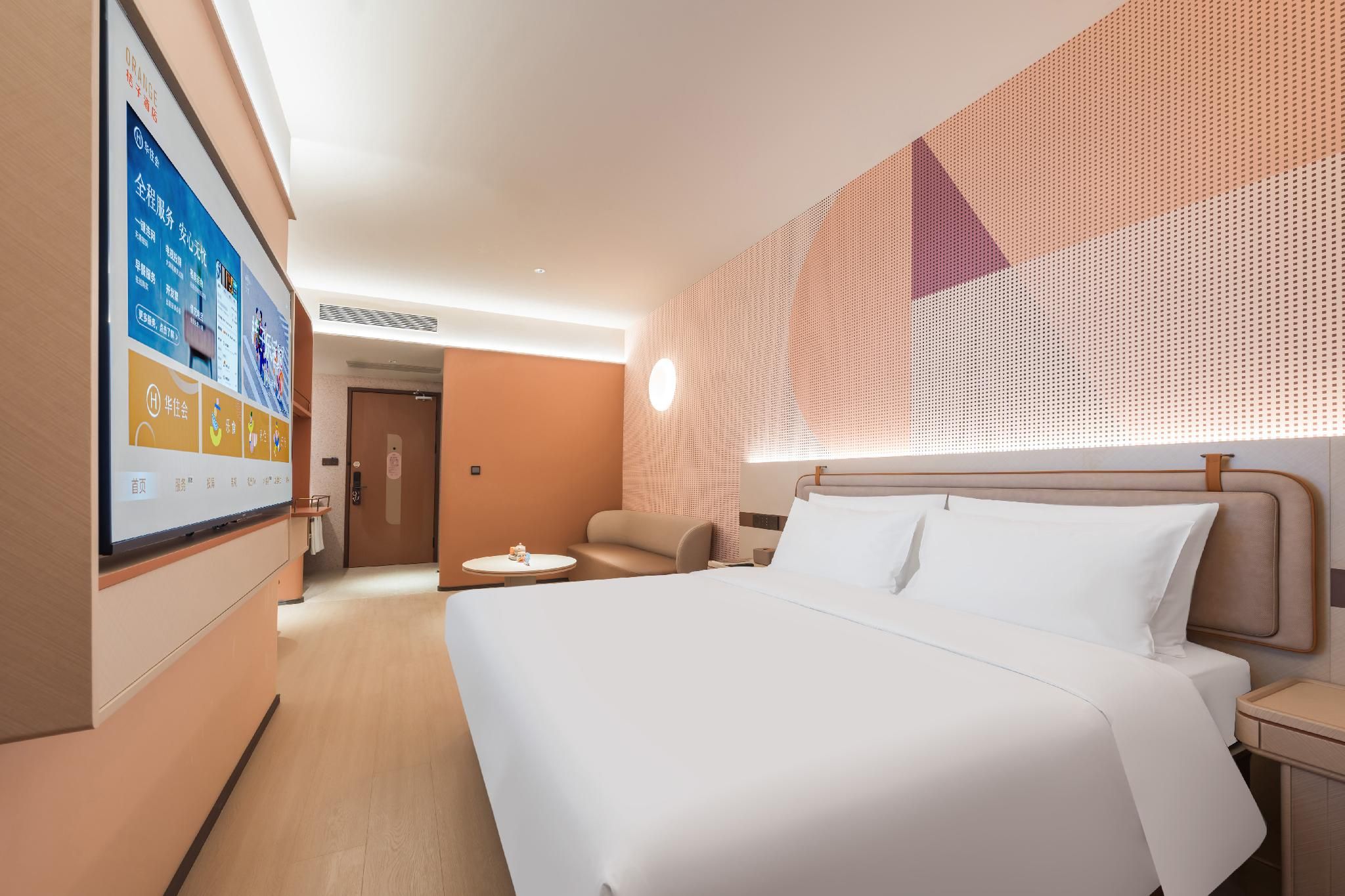 Delicate Room with Queen Bed