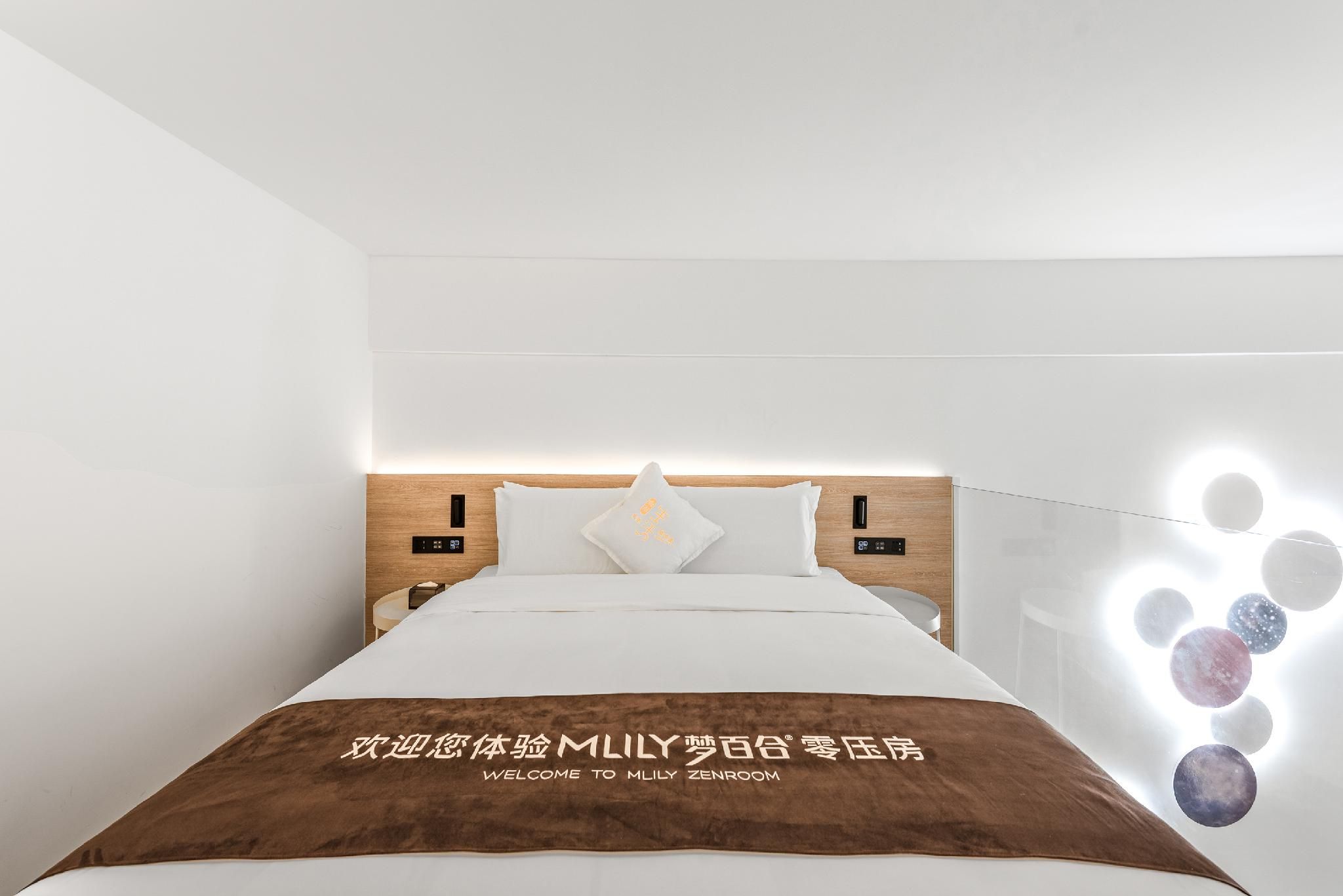 Rezen - Deplex 1 Bed Room, Zero Pressure