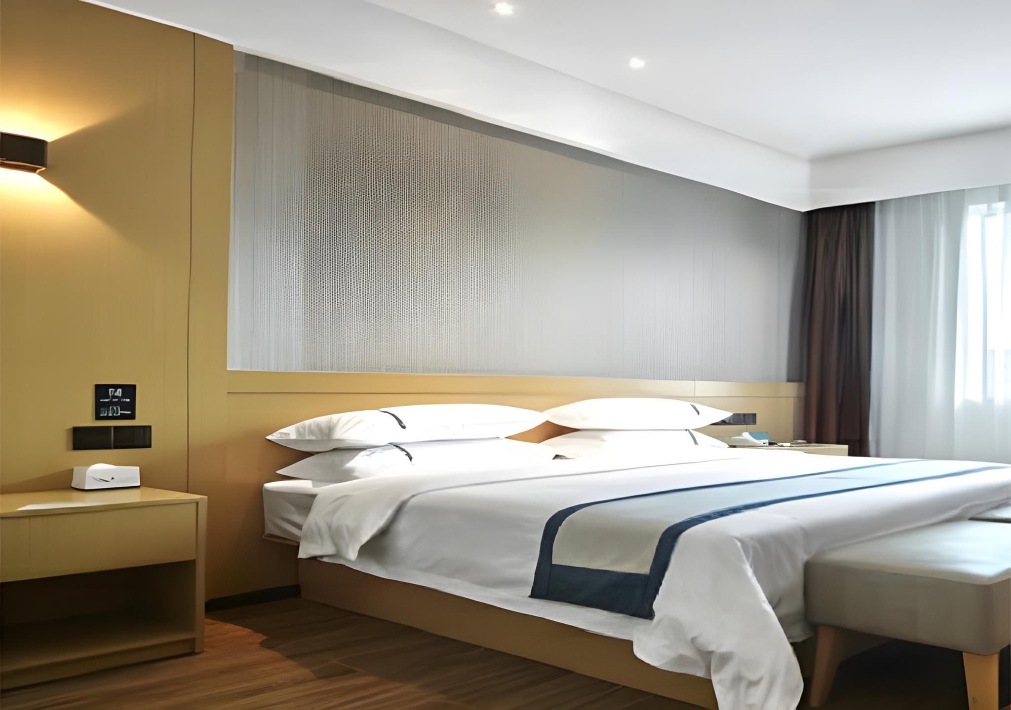 Business Queen Room