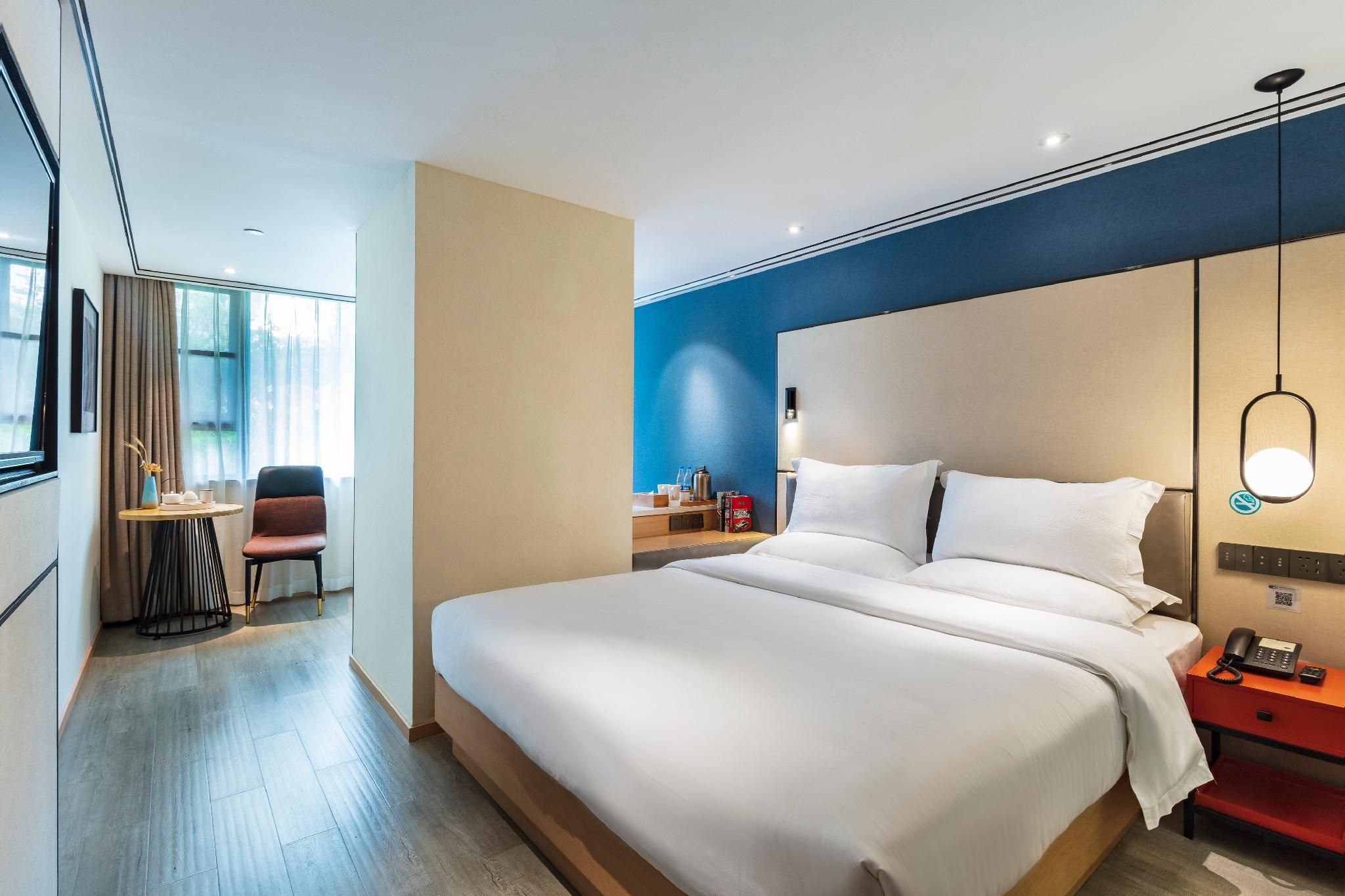 GTR - Guest Room with One 1.8M Bed