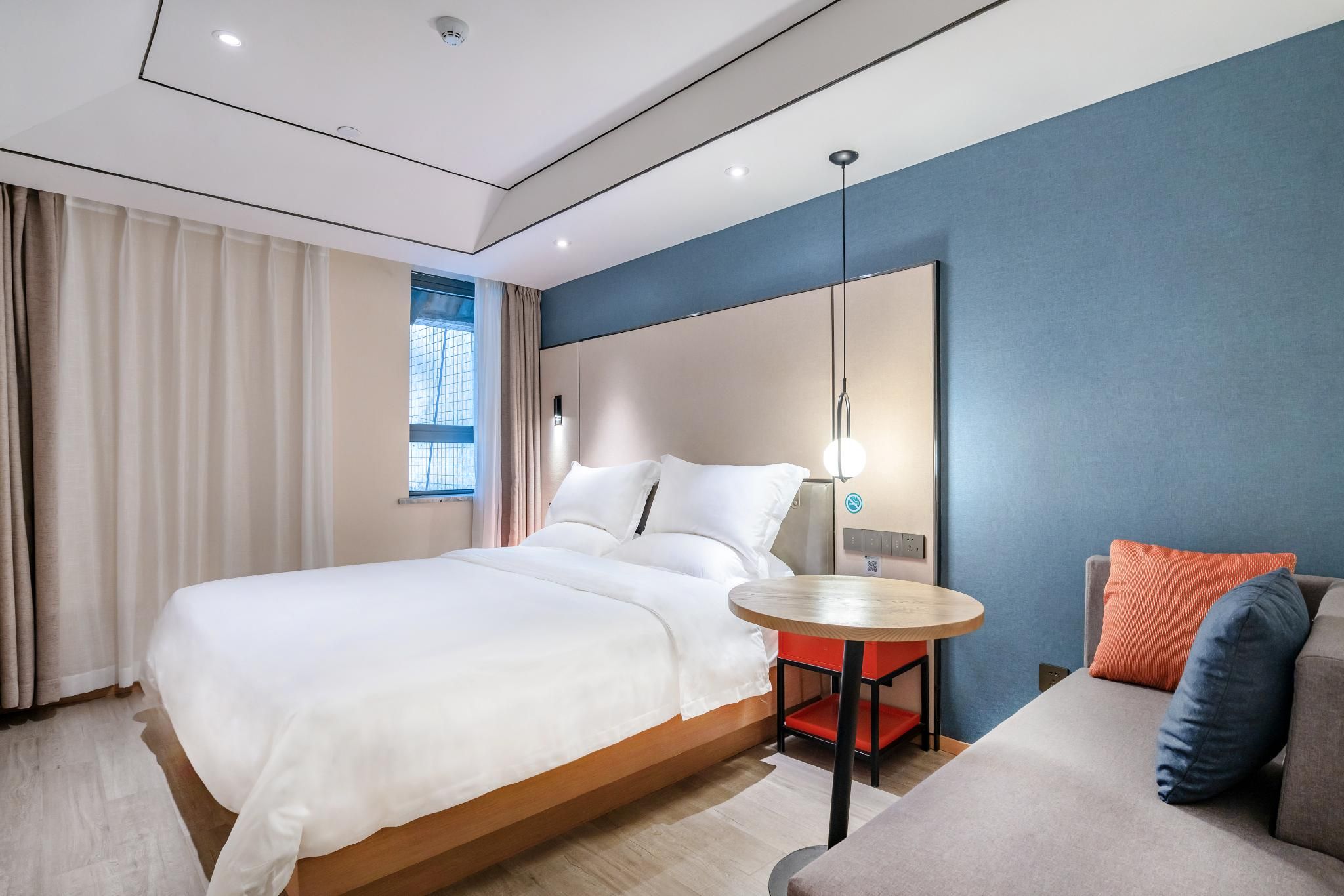One Queen Bed