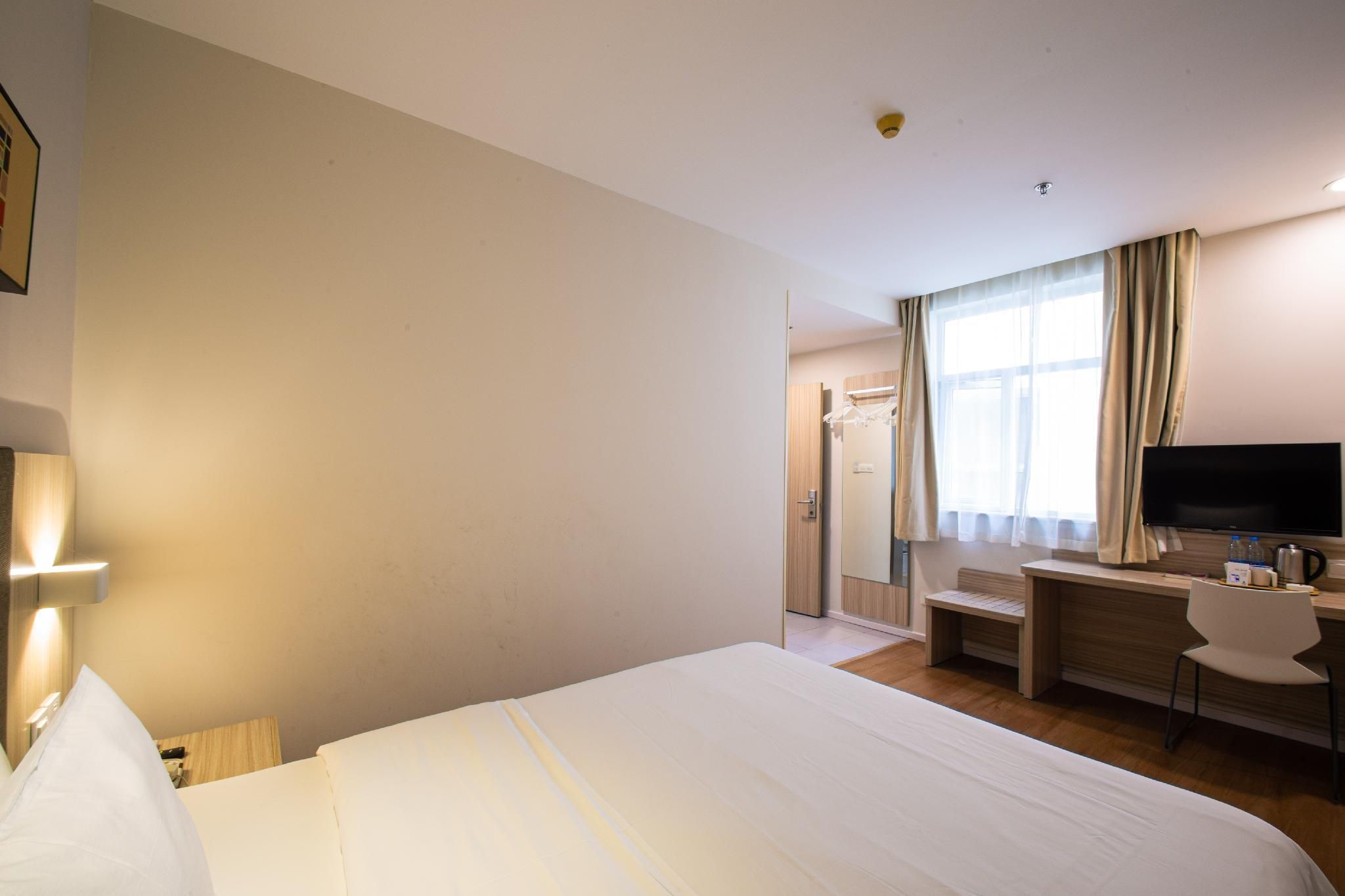 Hanting Hotel Chongqing Guanyinqiao Metro Station Hotel Queen Room 2