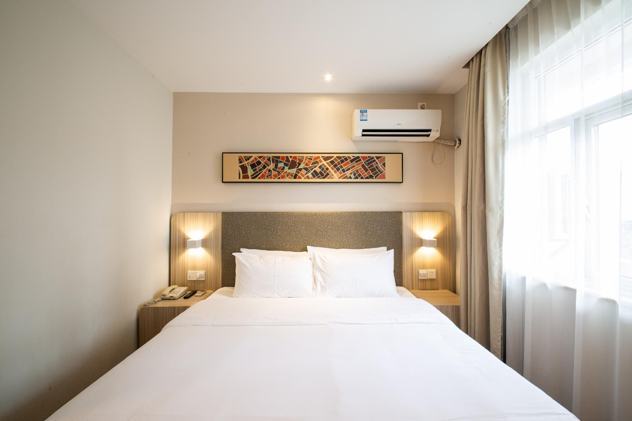 Hanting Hotel Chongqing Guanyinqiao Metro Station Hotel Queen Room