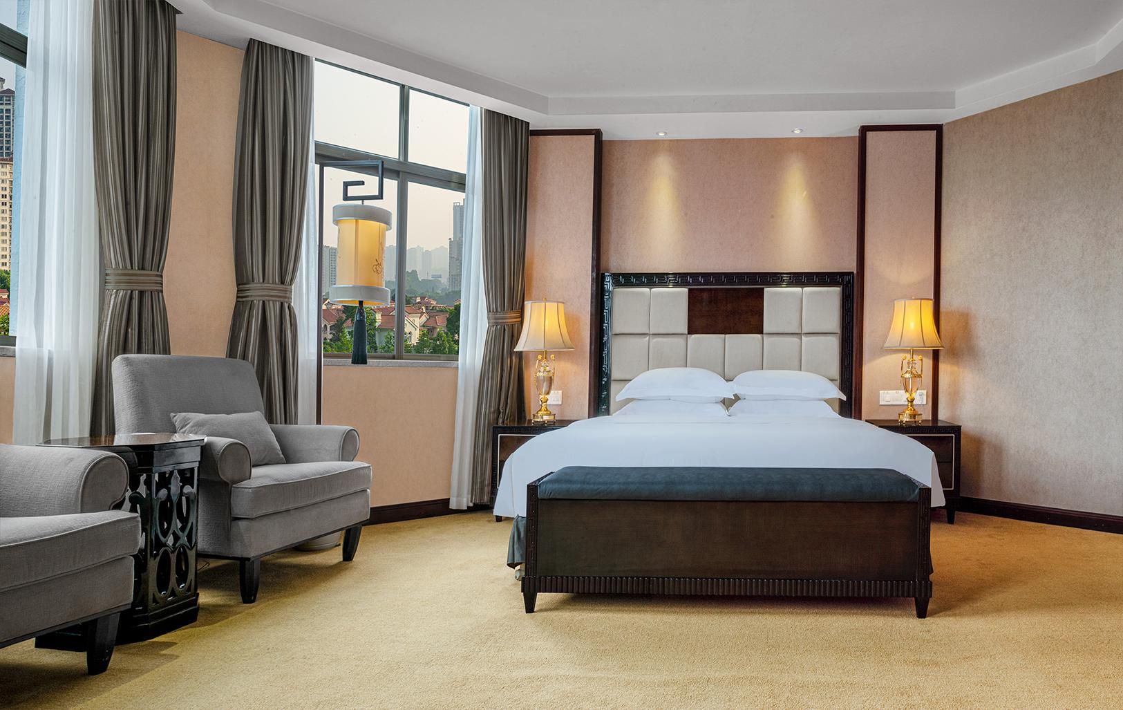 Executive Suite with 270 Degree View