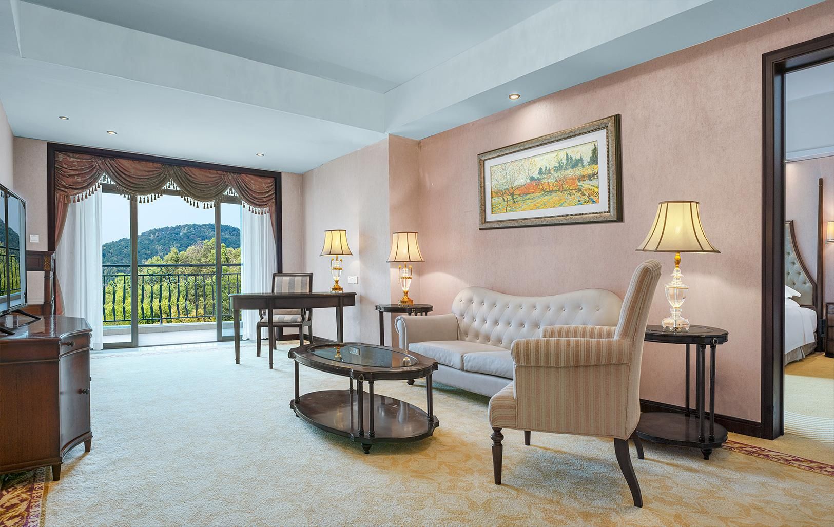 Deluxe Suite with Landscape View