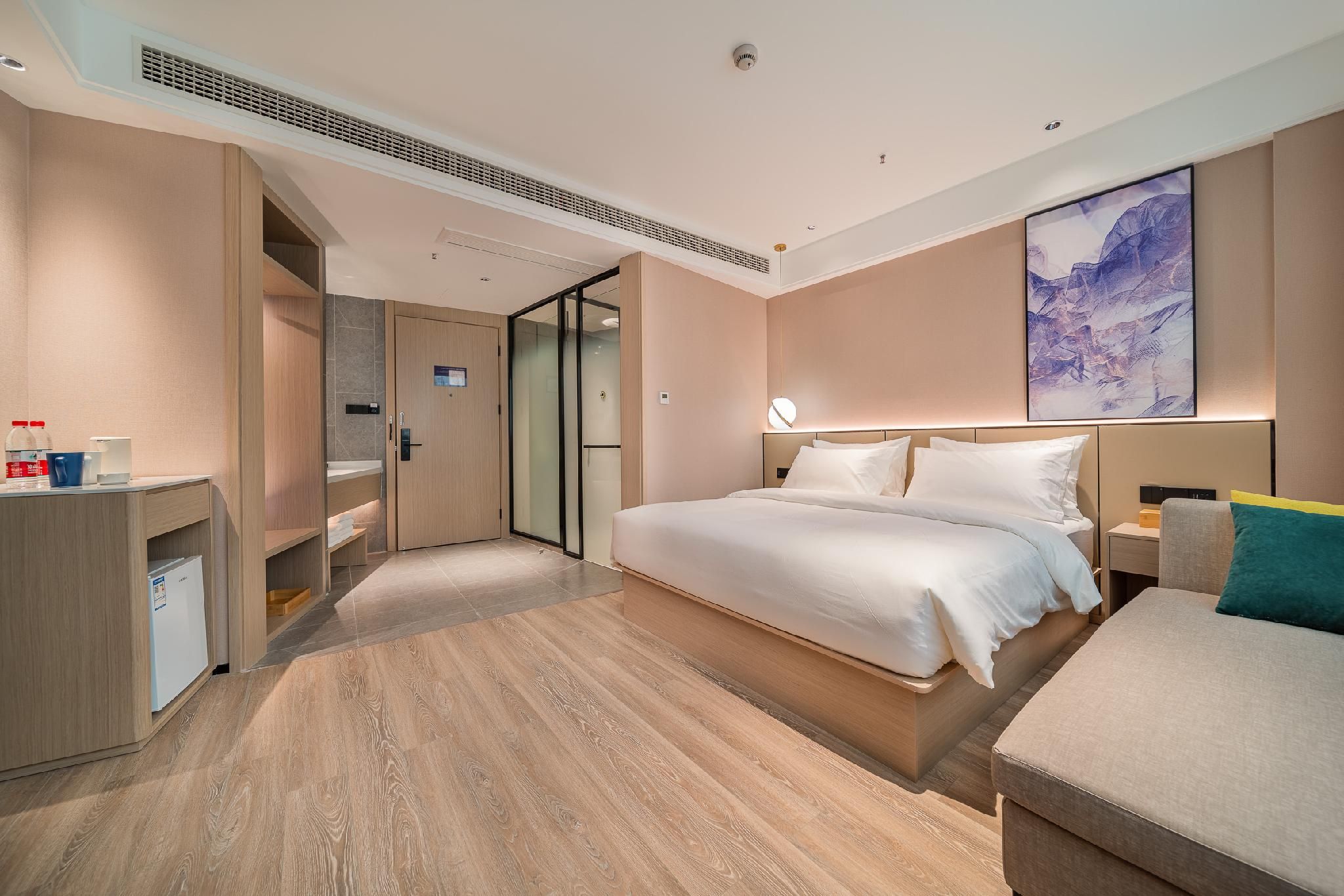Huazhu - Deluxe Bed Room