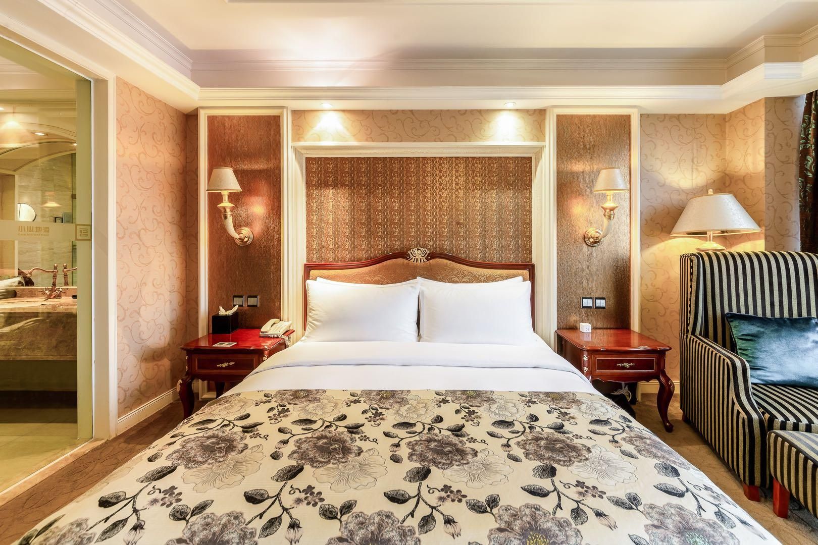 Rezen - Deluxe 1 Bed Room