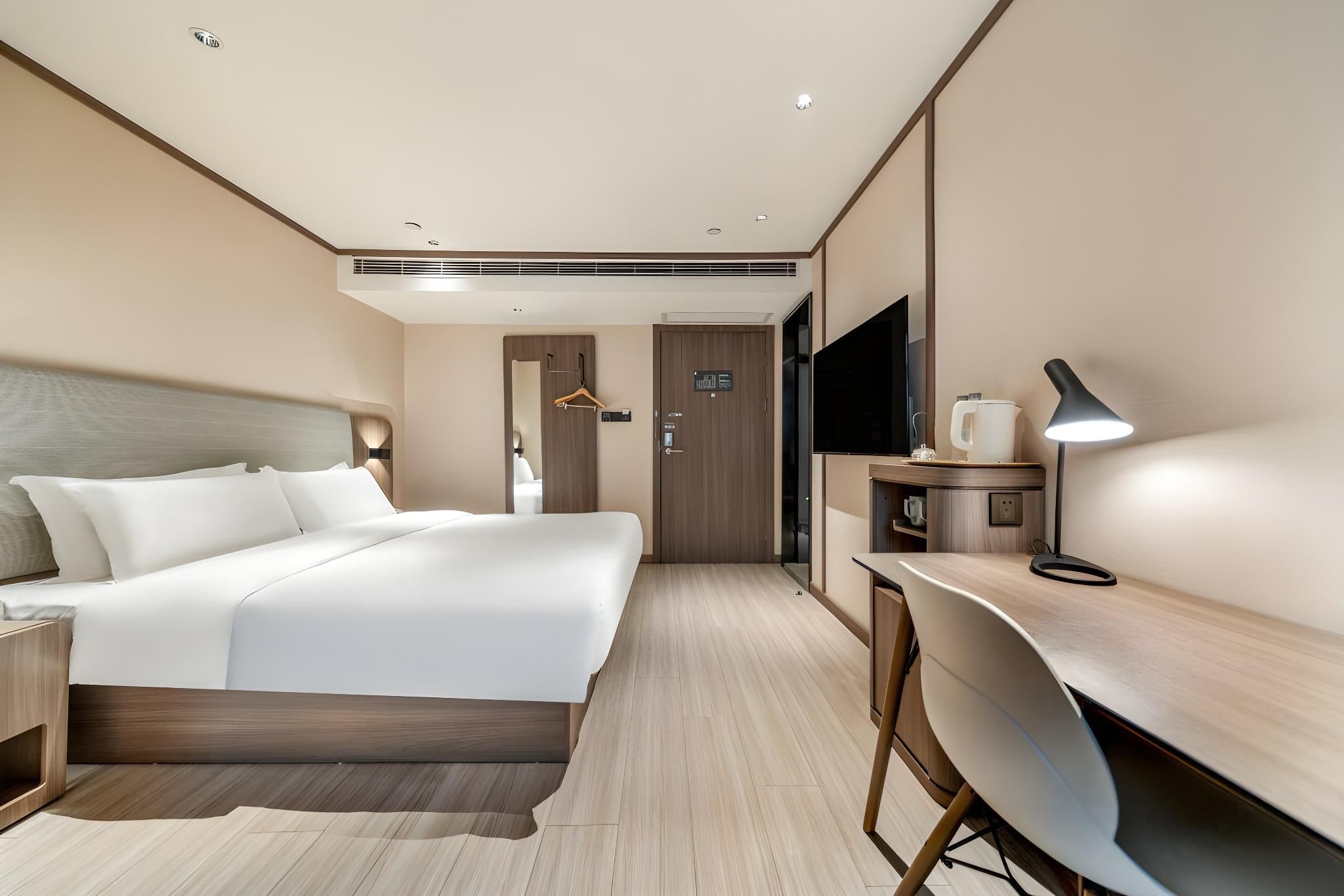 Business Queen Bed Room