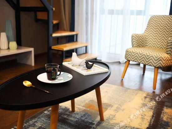 Rezen - LOFT Standard Twin Room