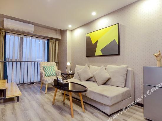 Rezen - LOFT Standard Twin Room