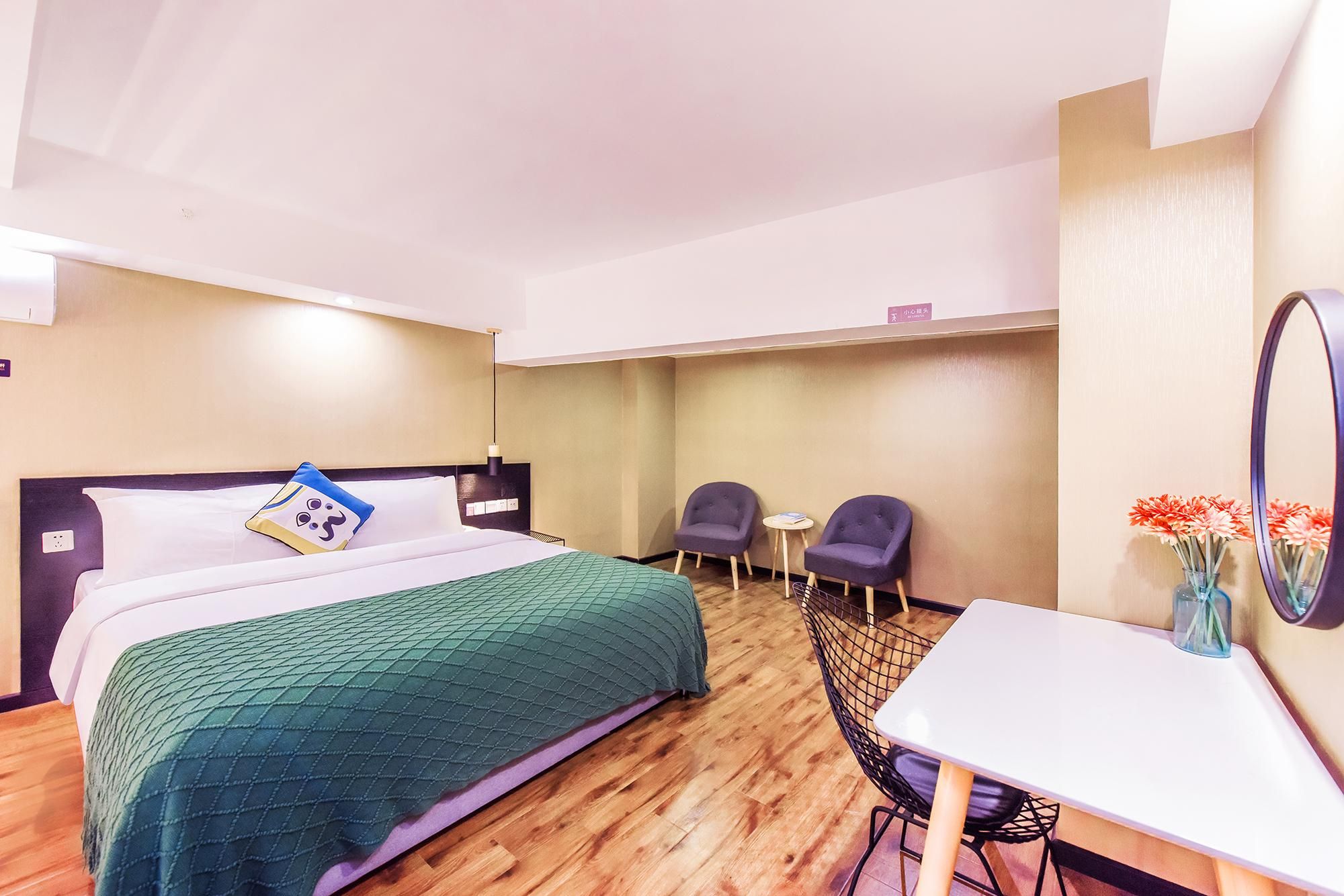 Rezen - LOFT Warm Family Kids Room