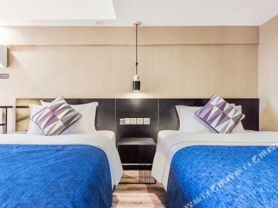 Rezen - LOFT Deluxe Twin Room with City View
