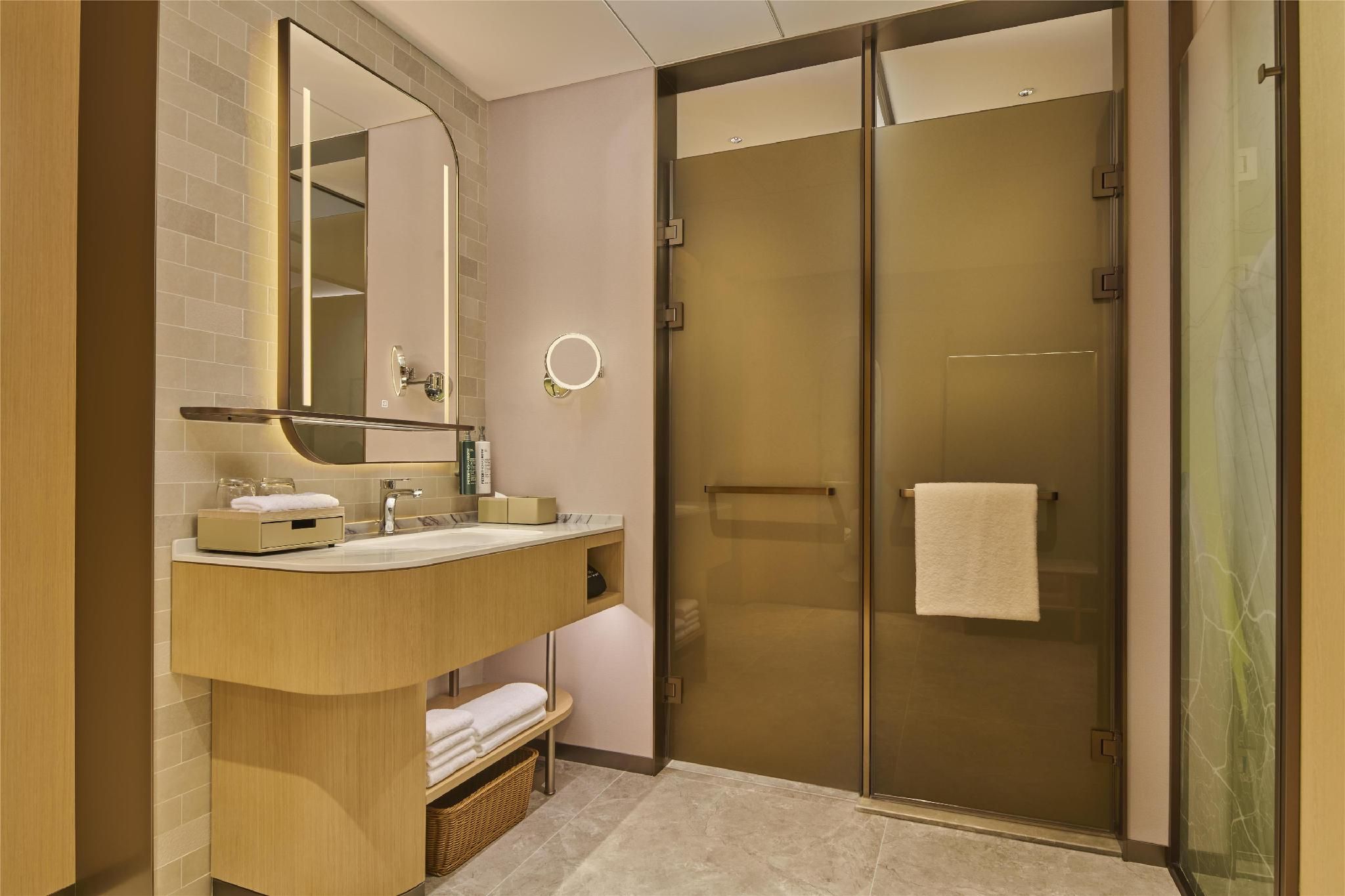 King Guest Room High Floor