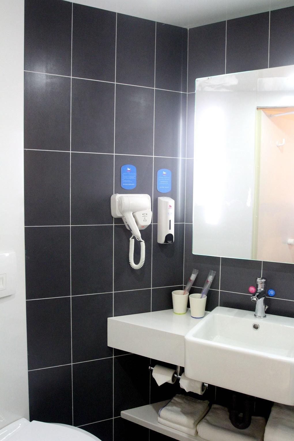 14453389_20043012330090167696