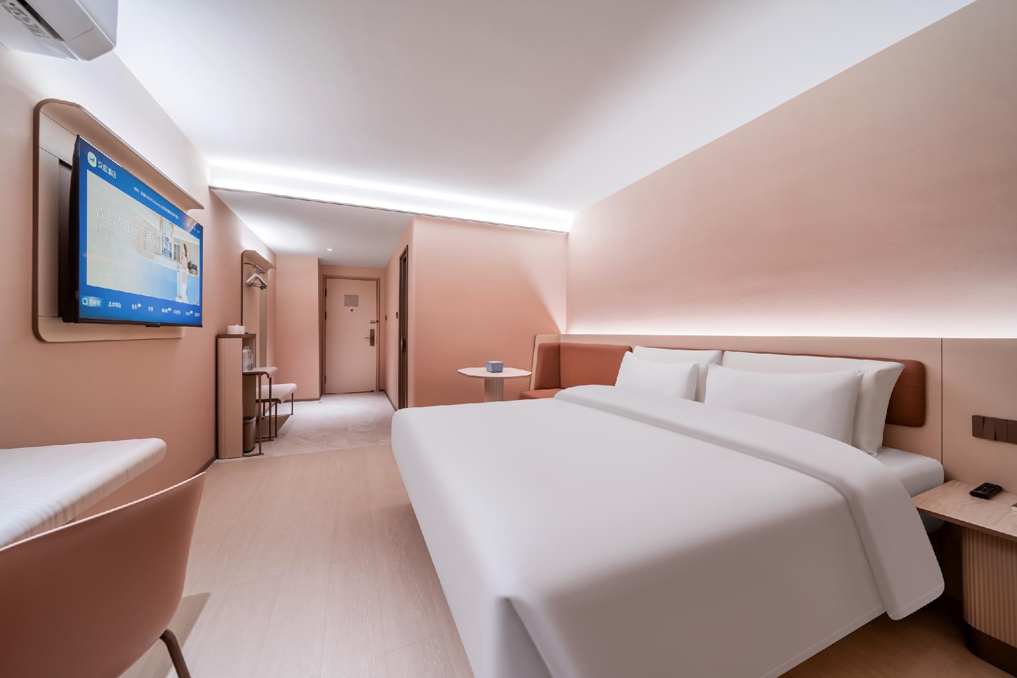 Business Queen Bed Room