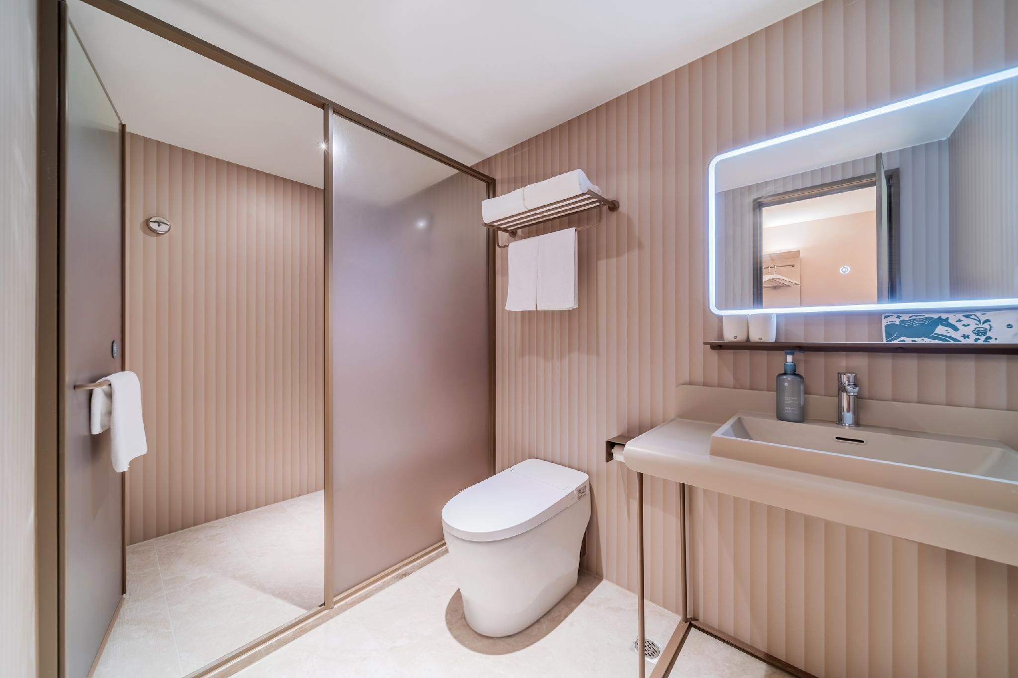 Business Queen Bed Room