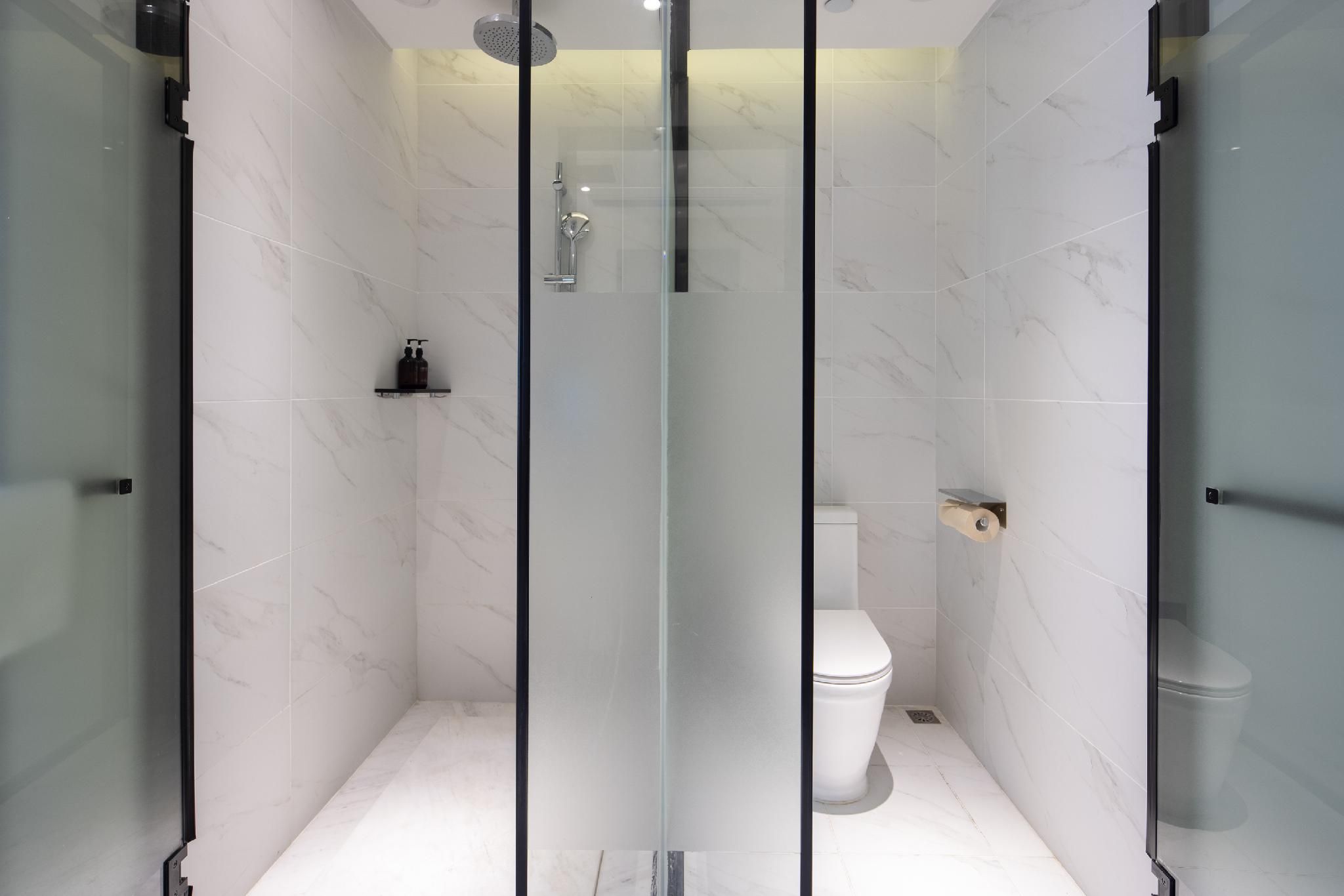 Rezen - YAYUE Light Luxury Suite