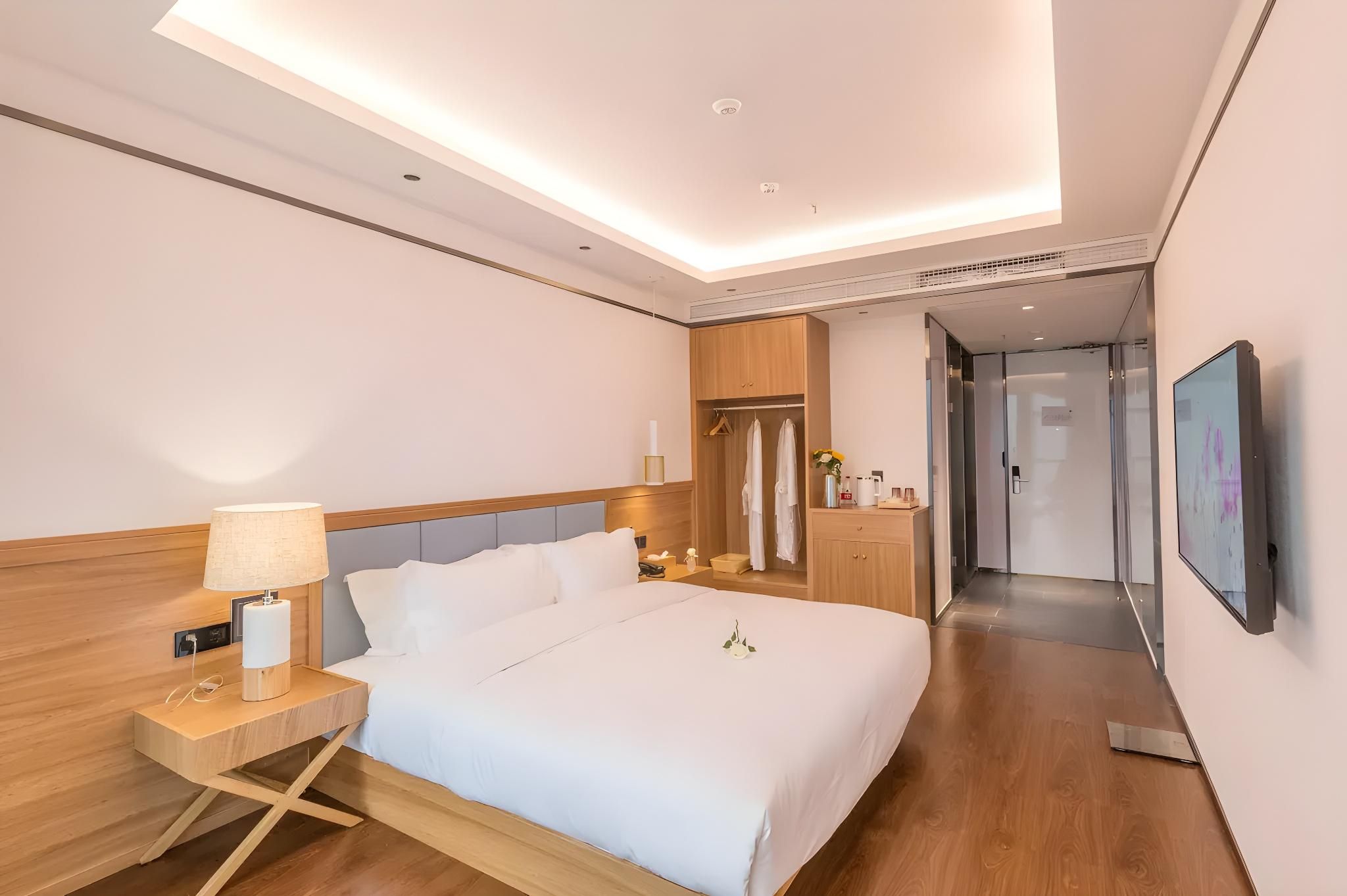 Floral Chongqing Guanyinqiao Star Hotel Huazhu - Room With Bed