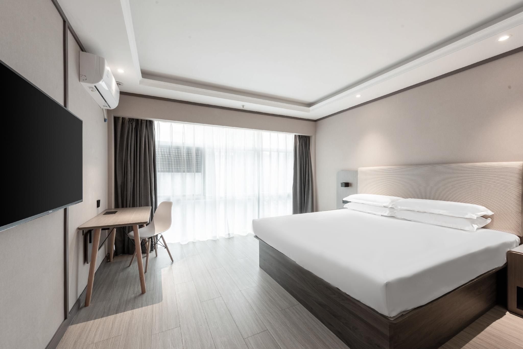 Business Queen Bed Room