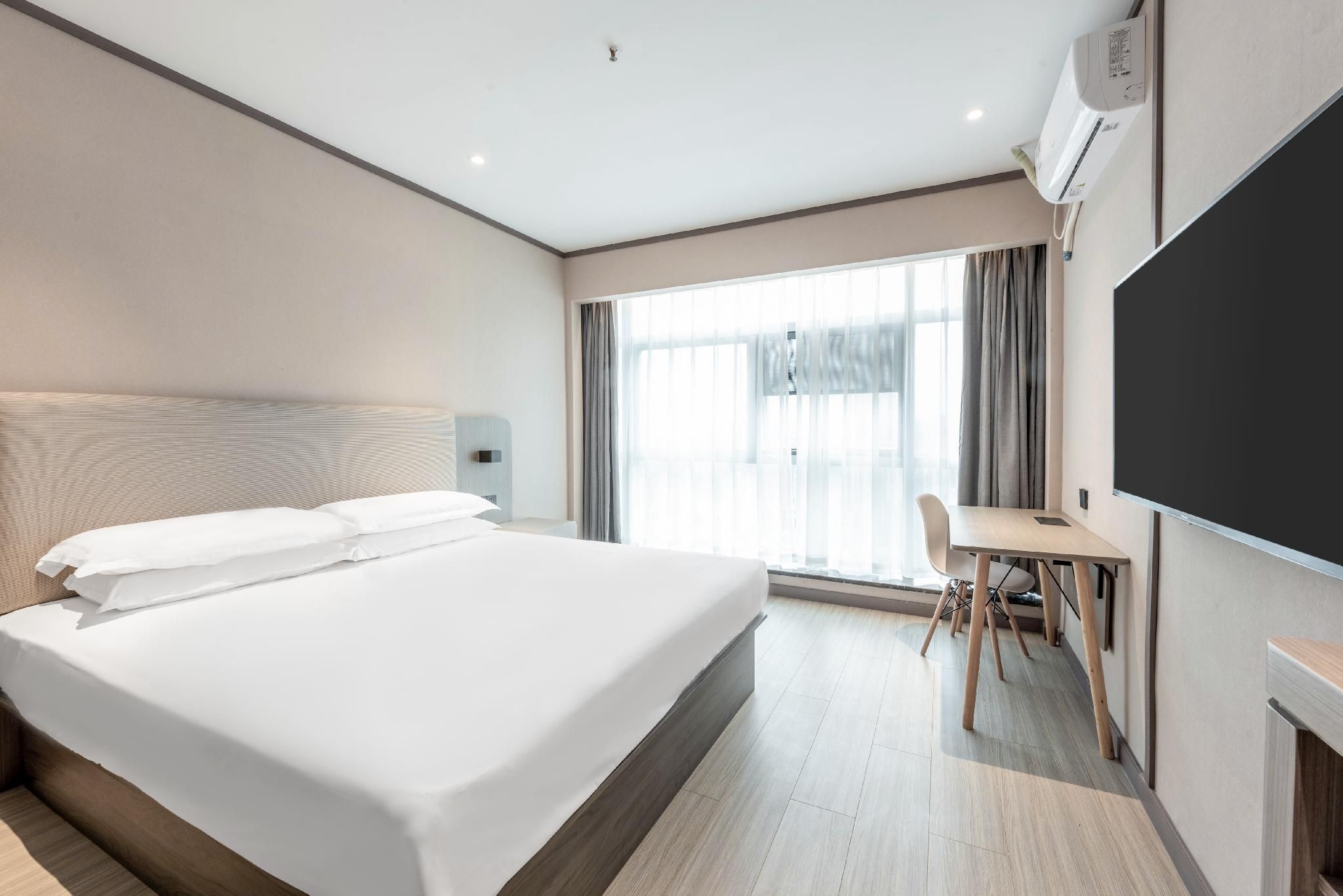 Business Queen Bed Room