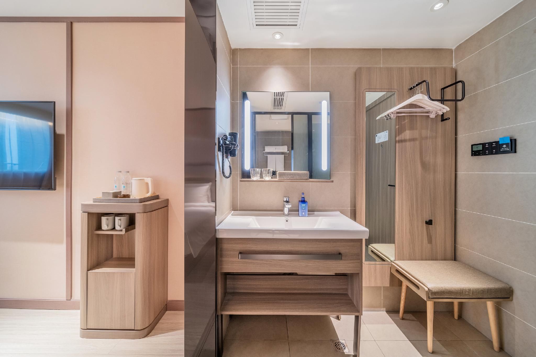 Senior Twin Room-Family