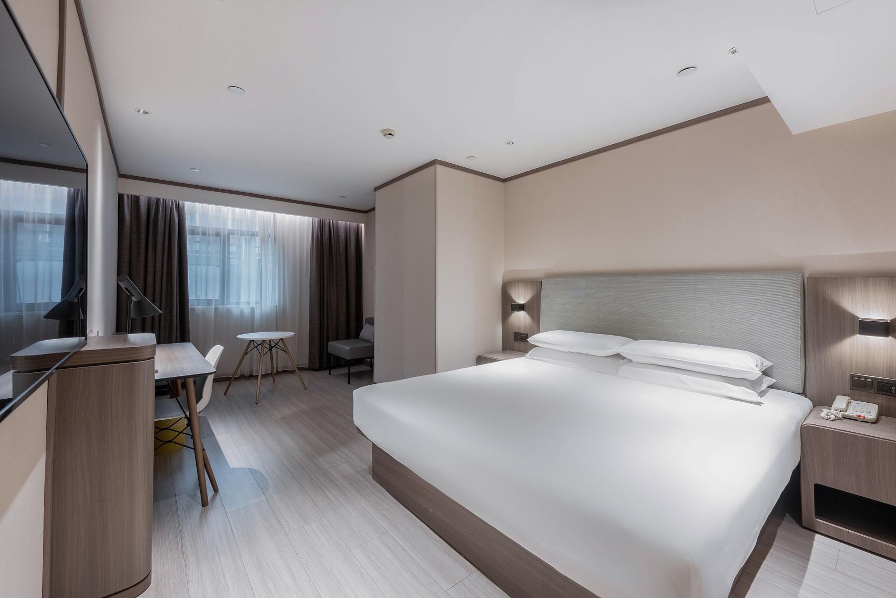 Huazhu - Room With Bed