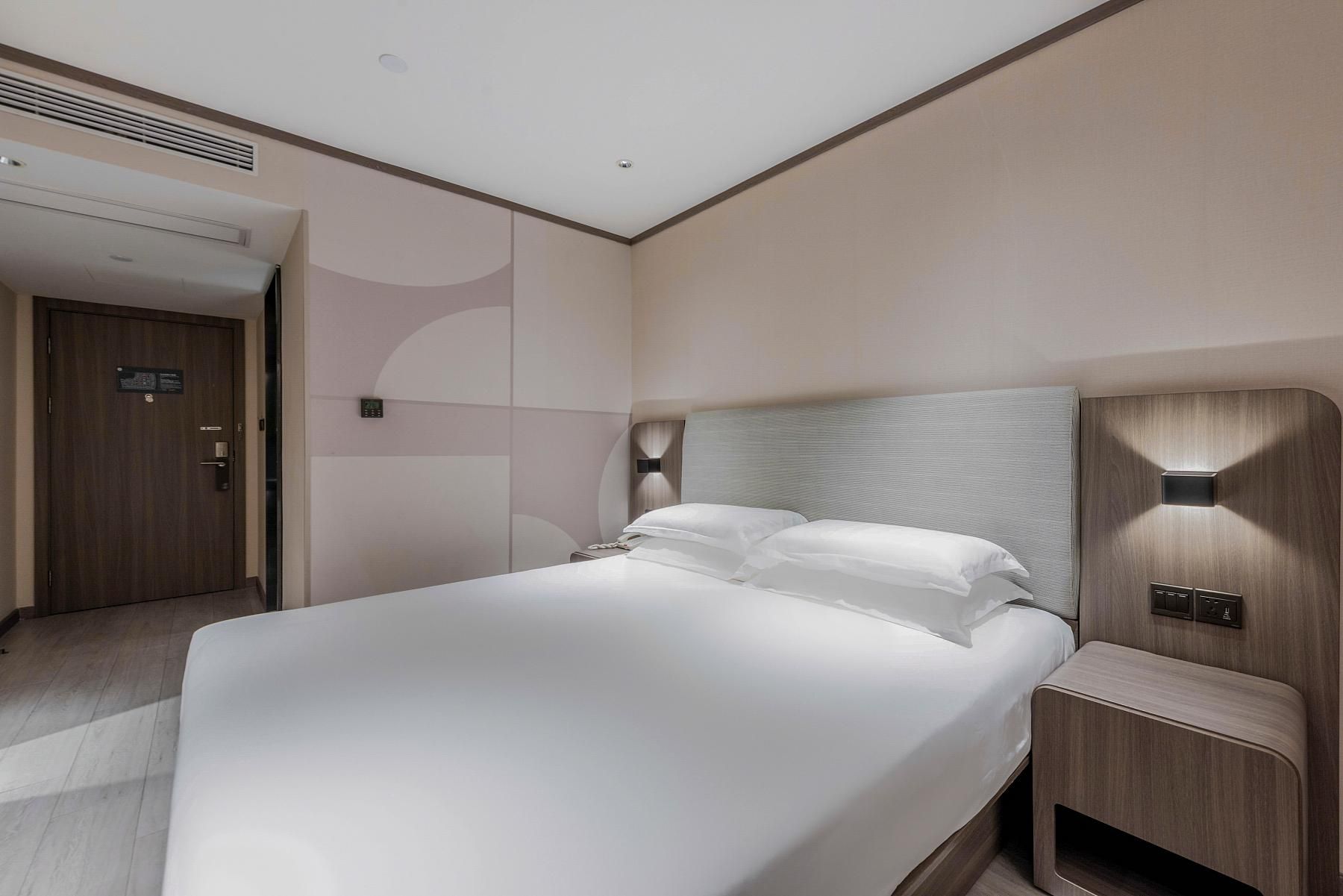 Huazhu - Superior BedRoom