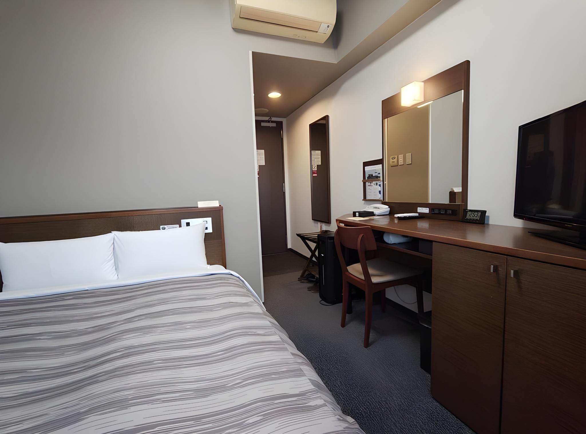 Semi Double Room - Non-Smoking