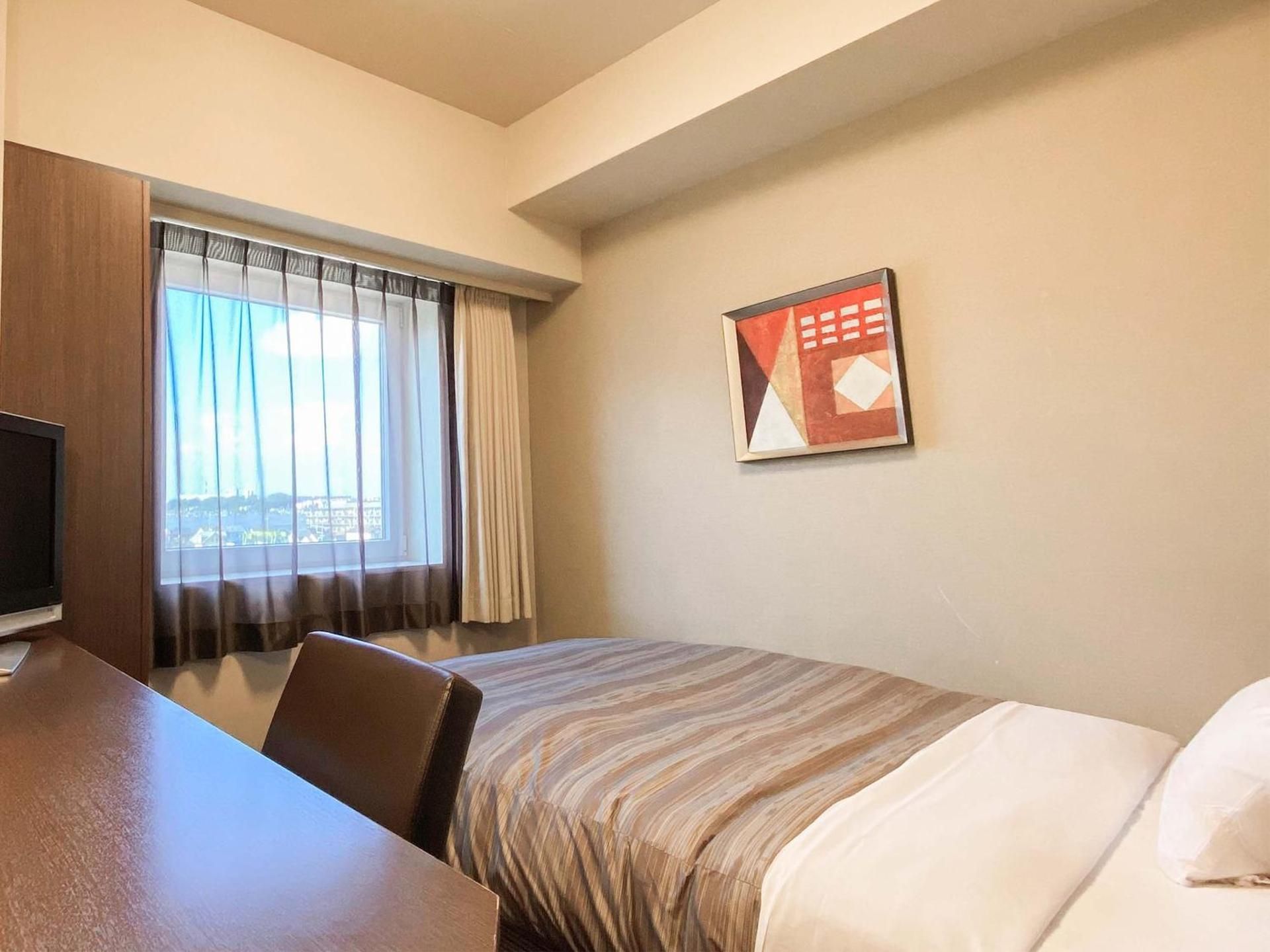 Single Room - Smoking, E-Cigarette Only