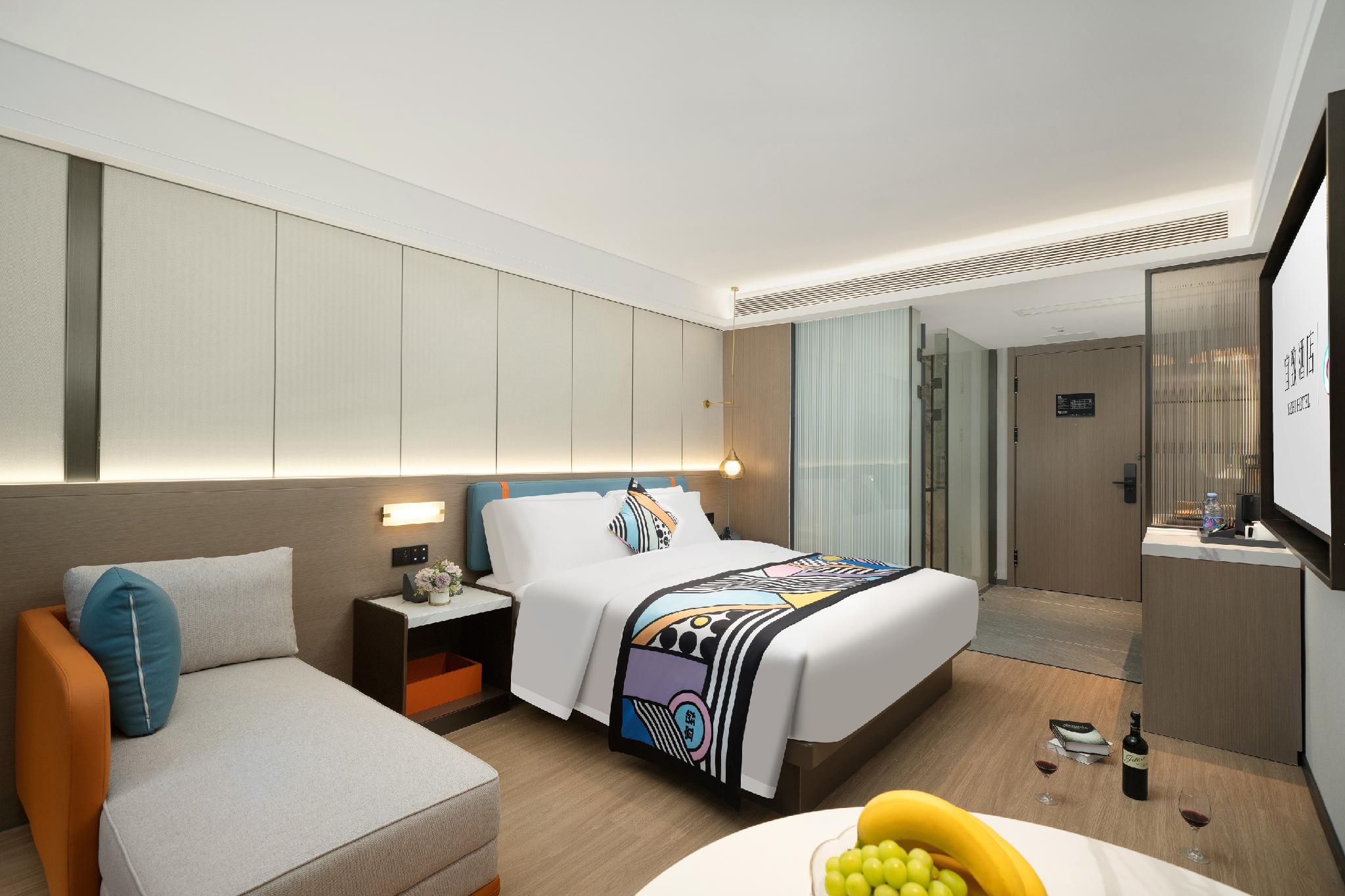 Deluxe Room Queen