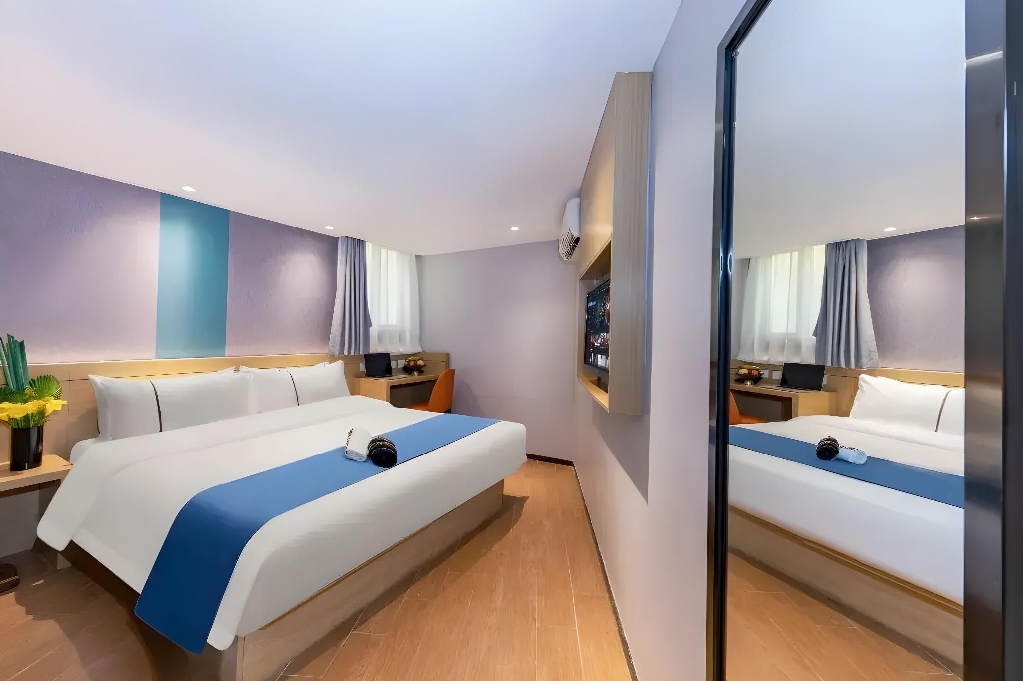 Huazhu - Room With Bed