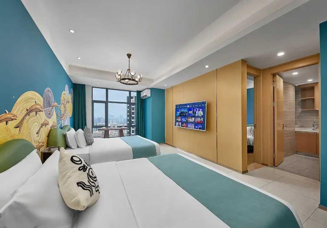 Two-Bedroom One Bathroom Sky High Apartment