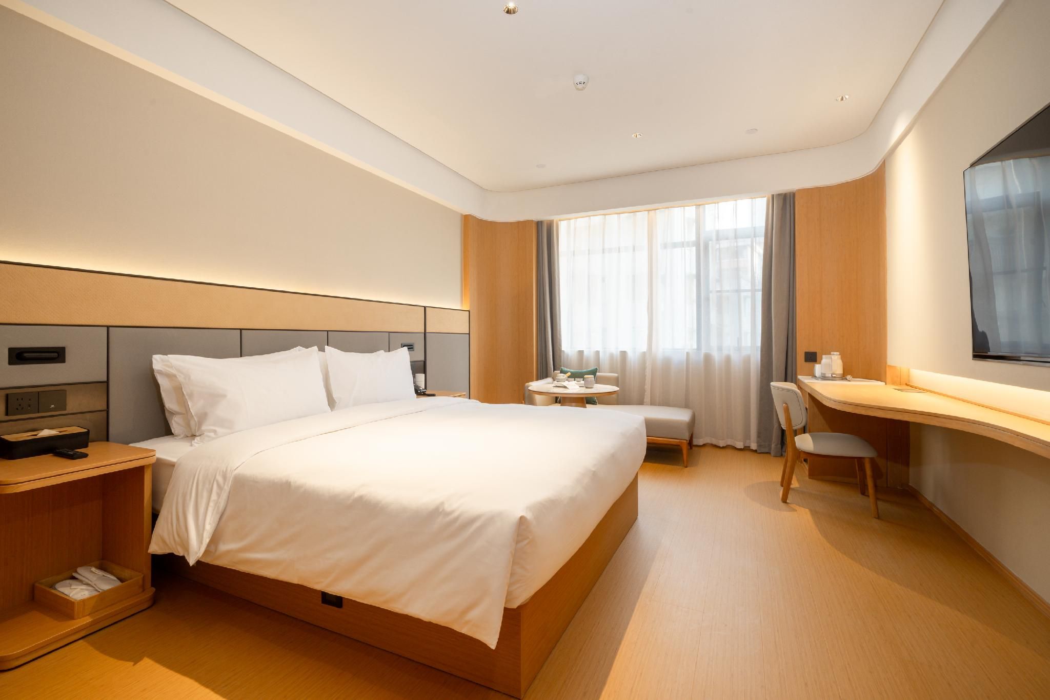 Deluxe Room Queen