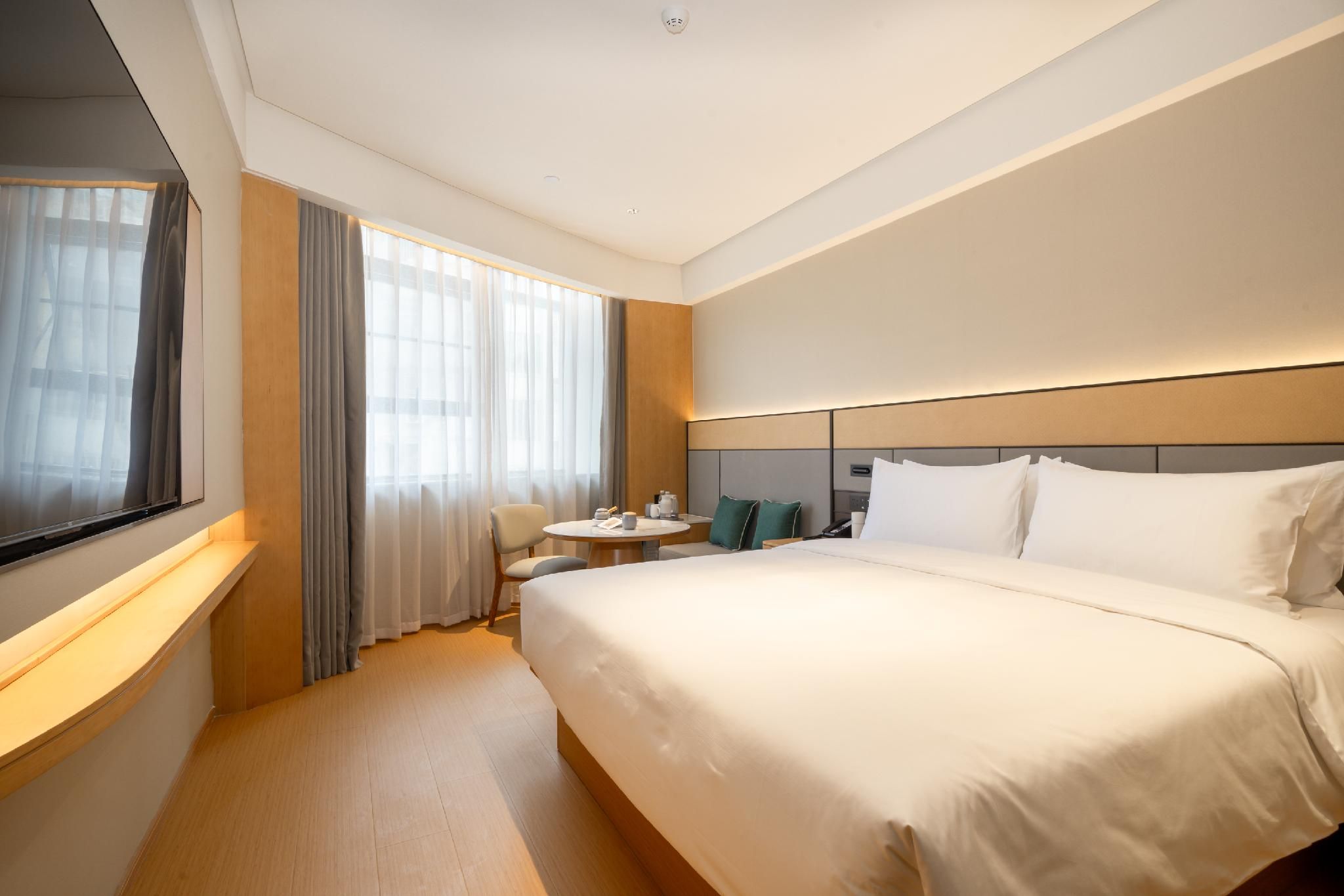Business Queen Room
