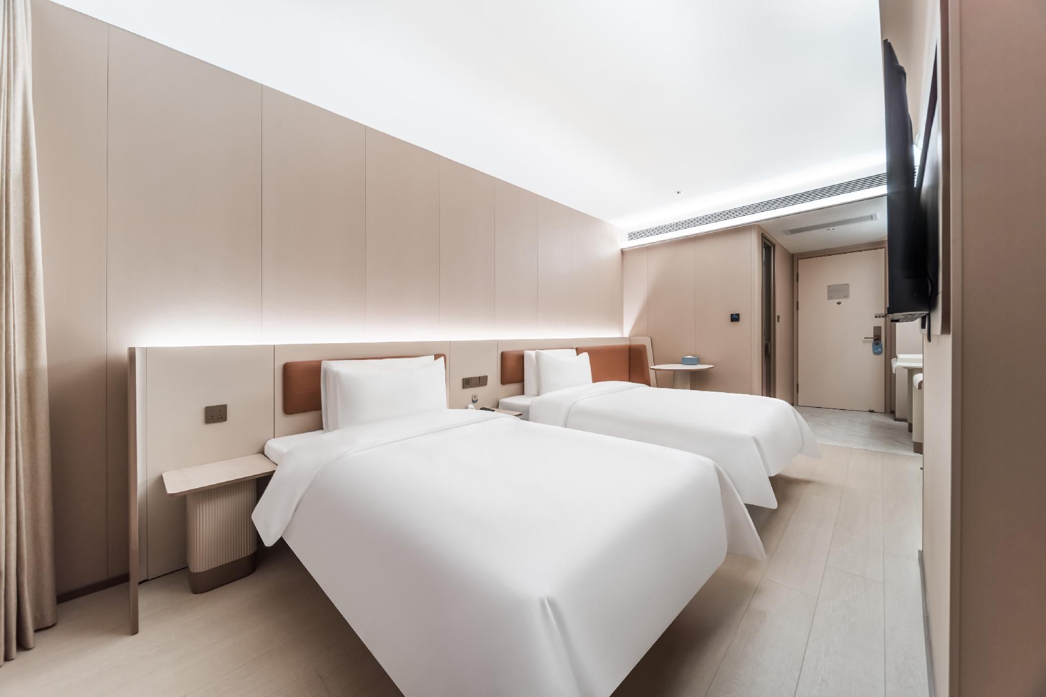 Twin Bed Room