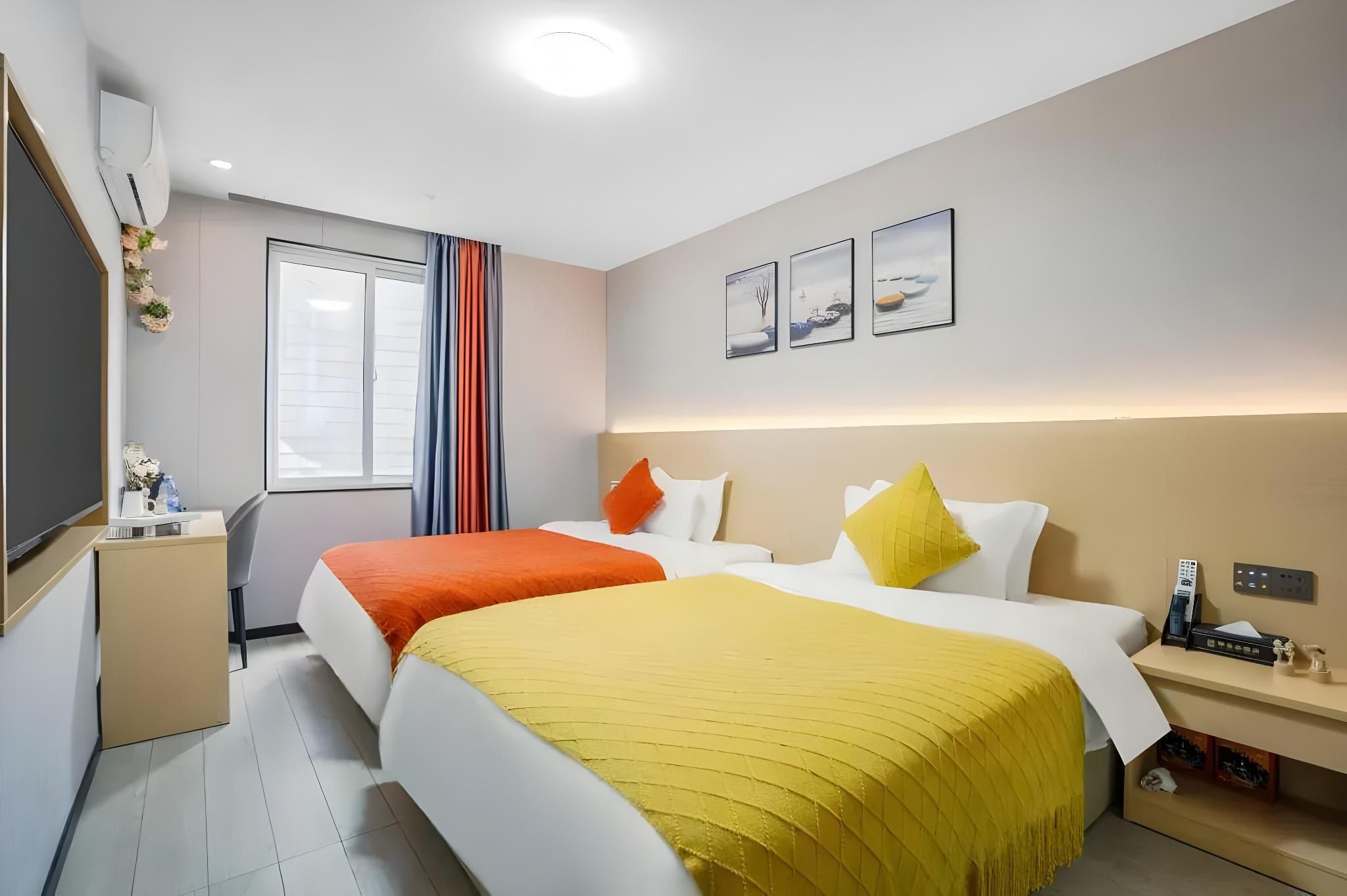 2 Bed Twin Superior Room