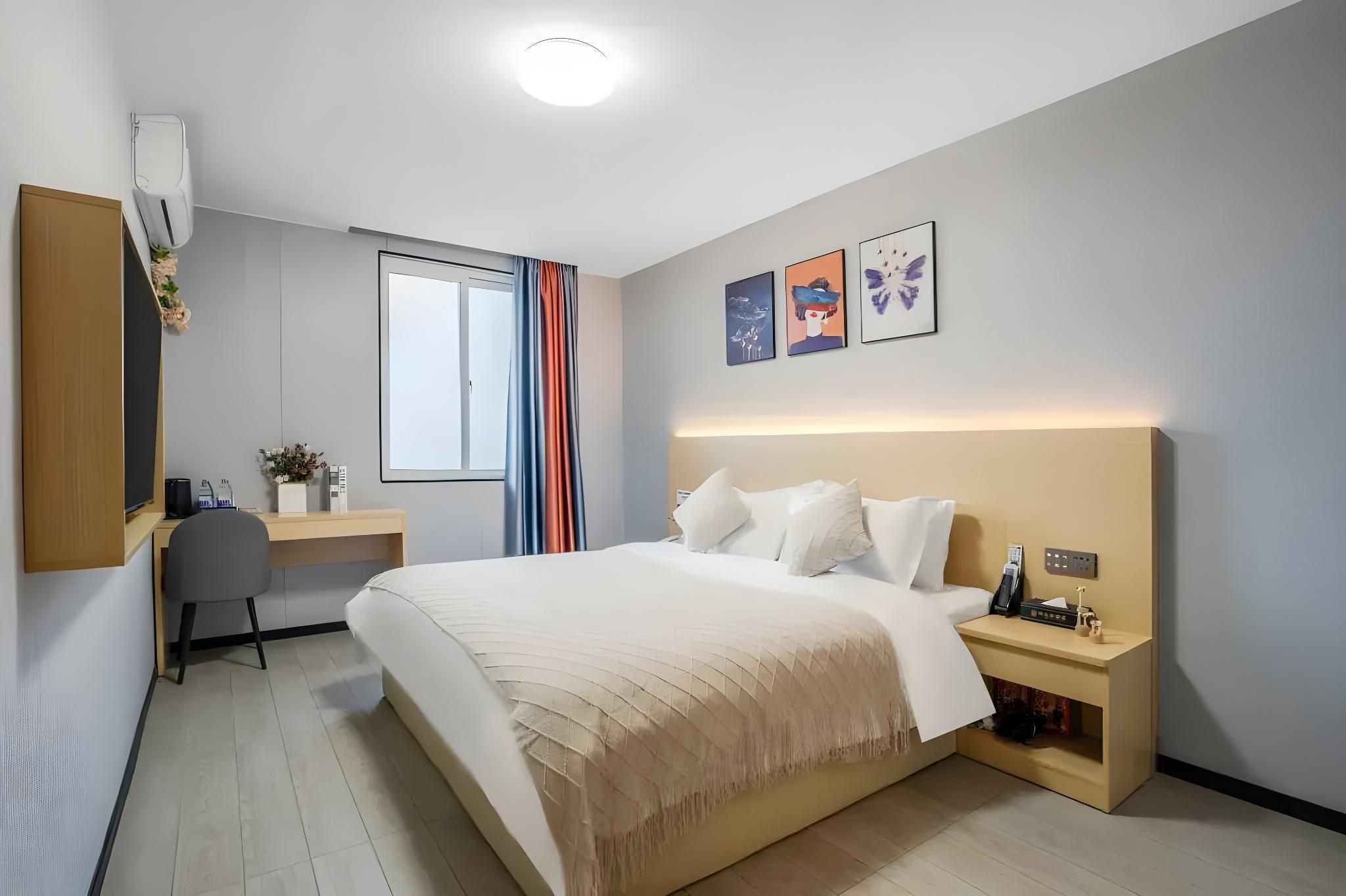 Huazhu - Deluxe Bed Room