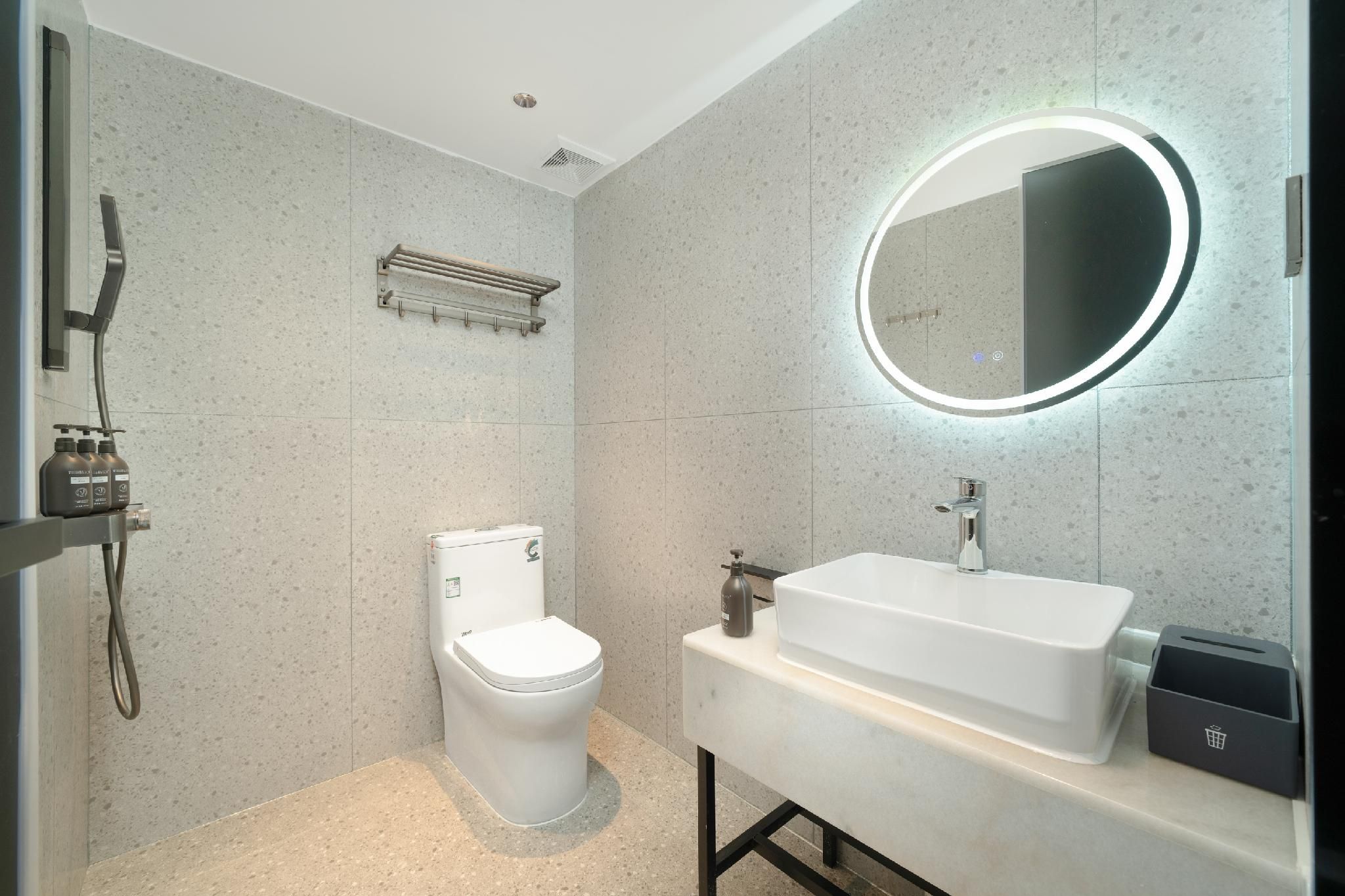 Business King Room