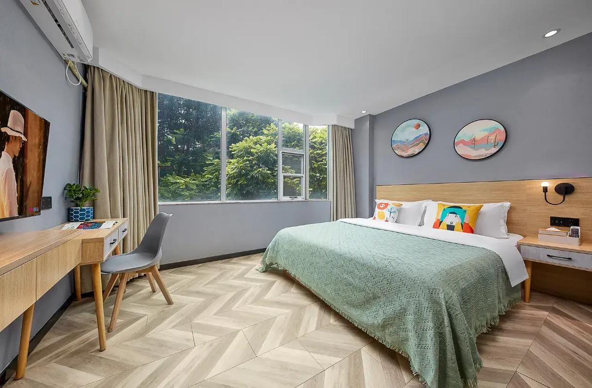Business King Room