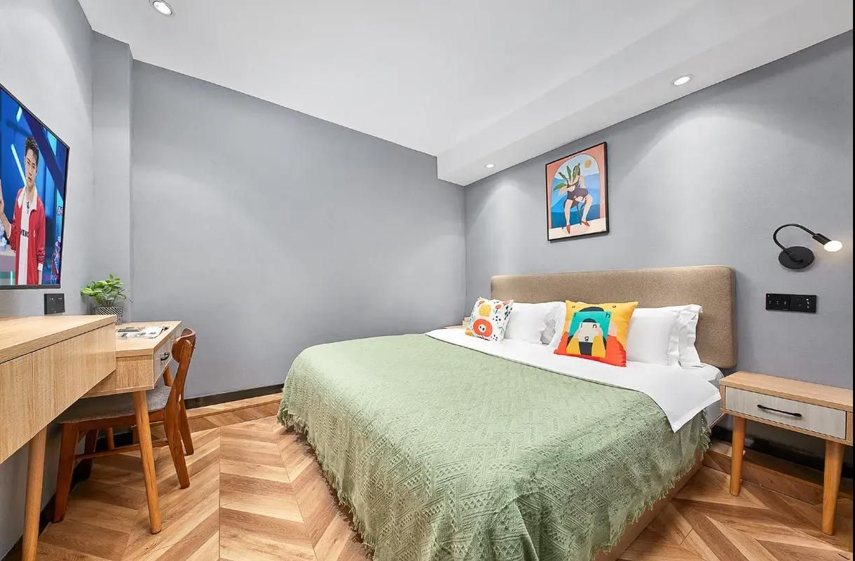 Queen Superior Room