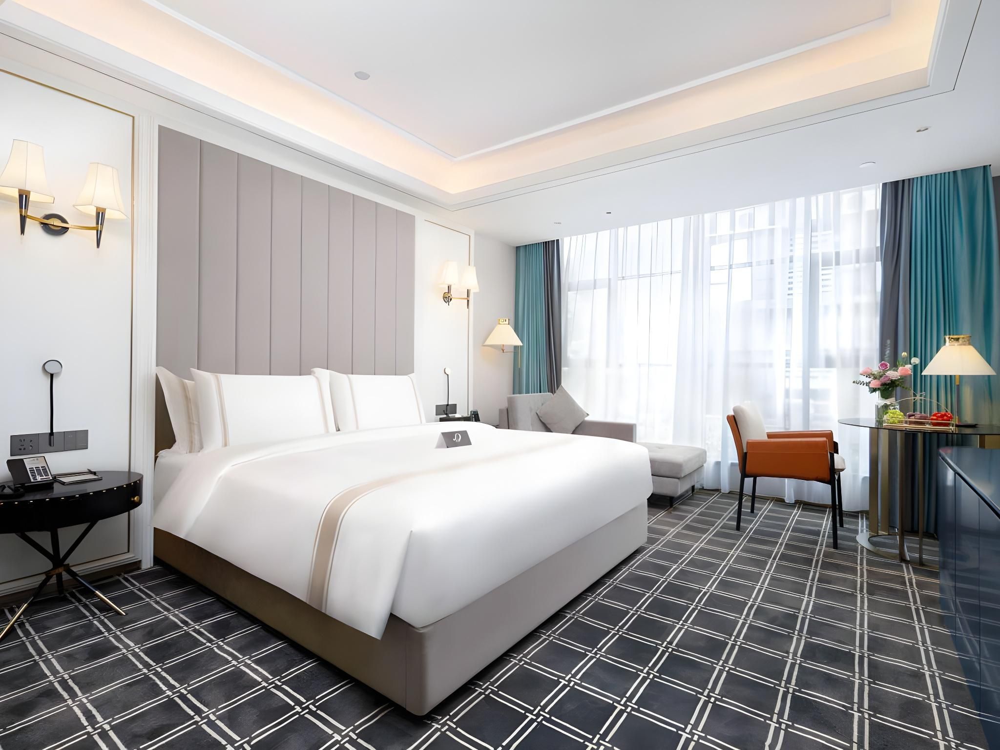 Deluxe Luxury King Room