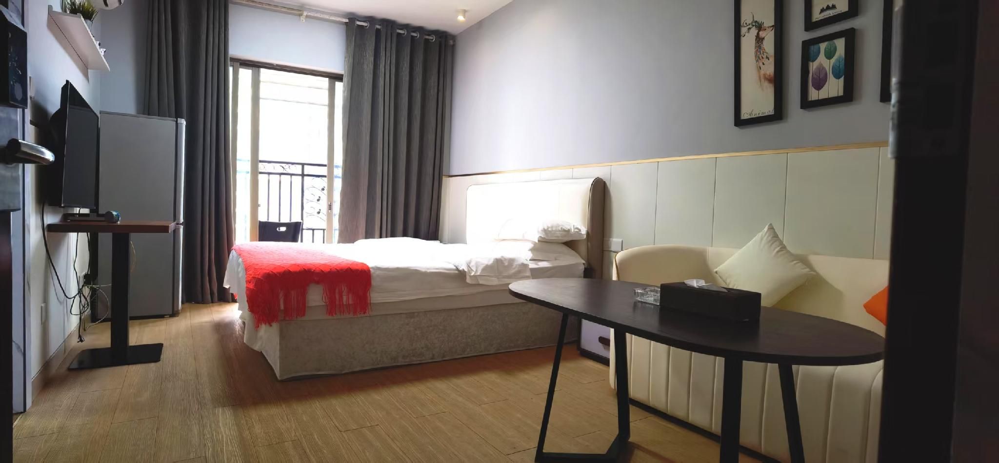 Deluxe King Bed