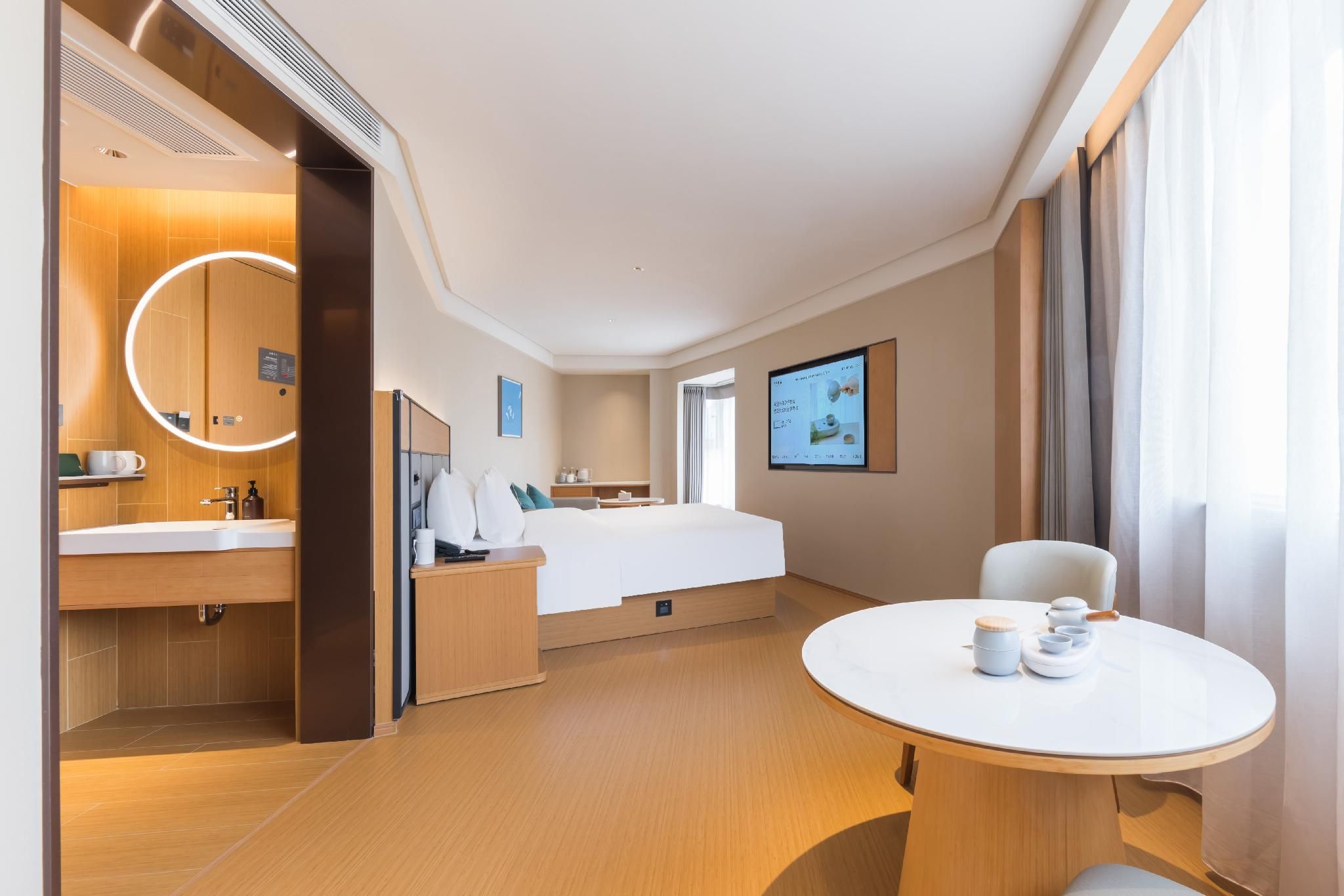 Queen Room with View