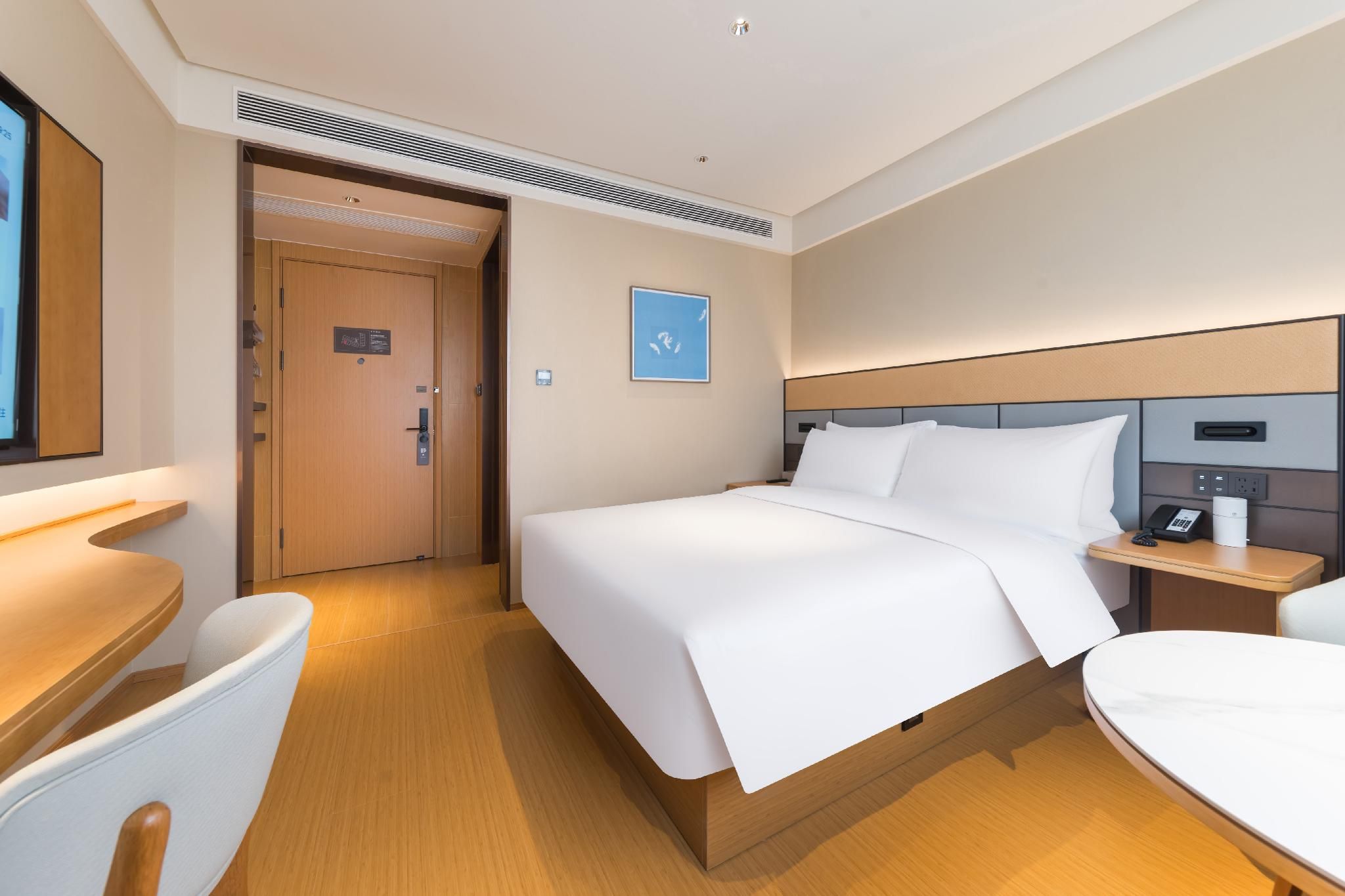 Hotel Queen Room