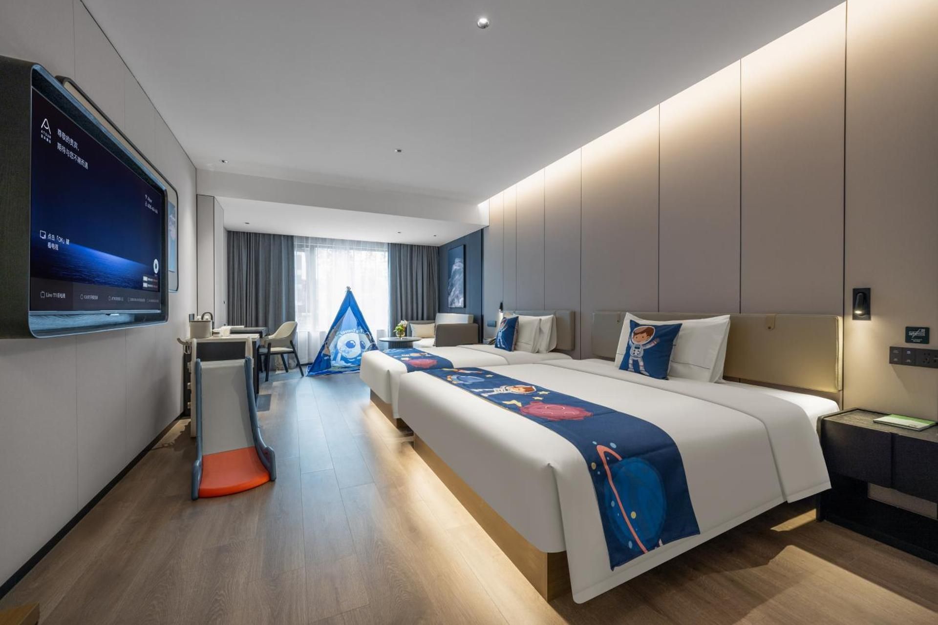 Premier Child-Parent Room