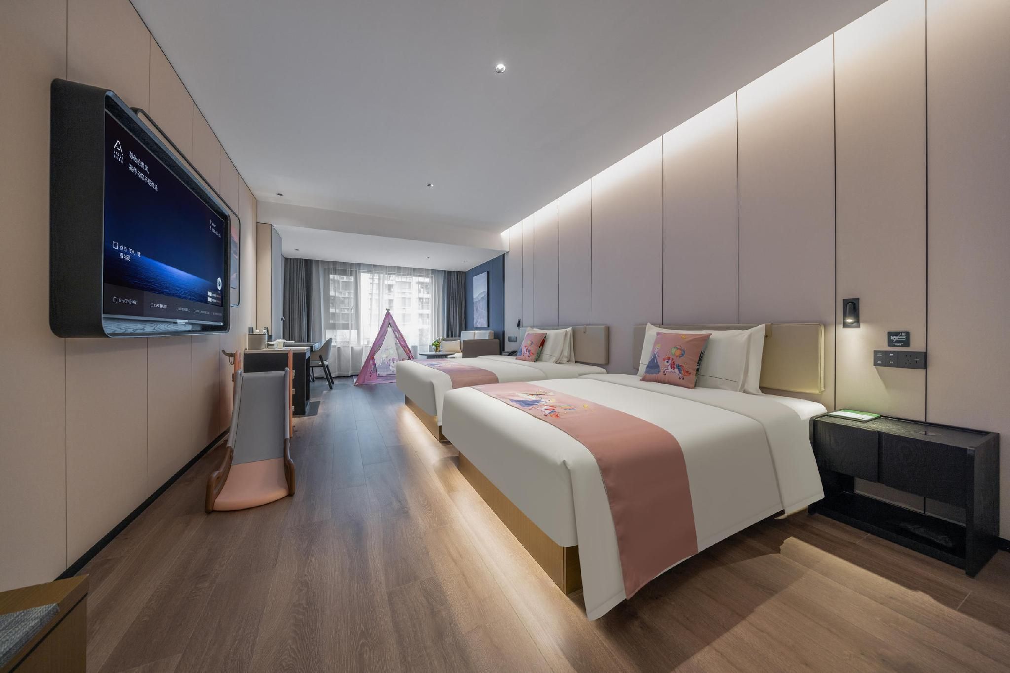Atour - Premier Parent Kid Room