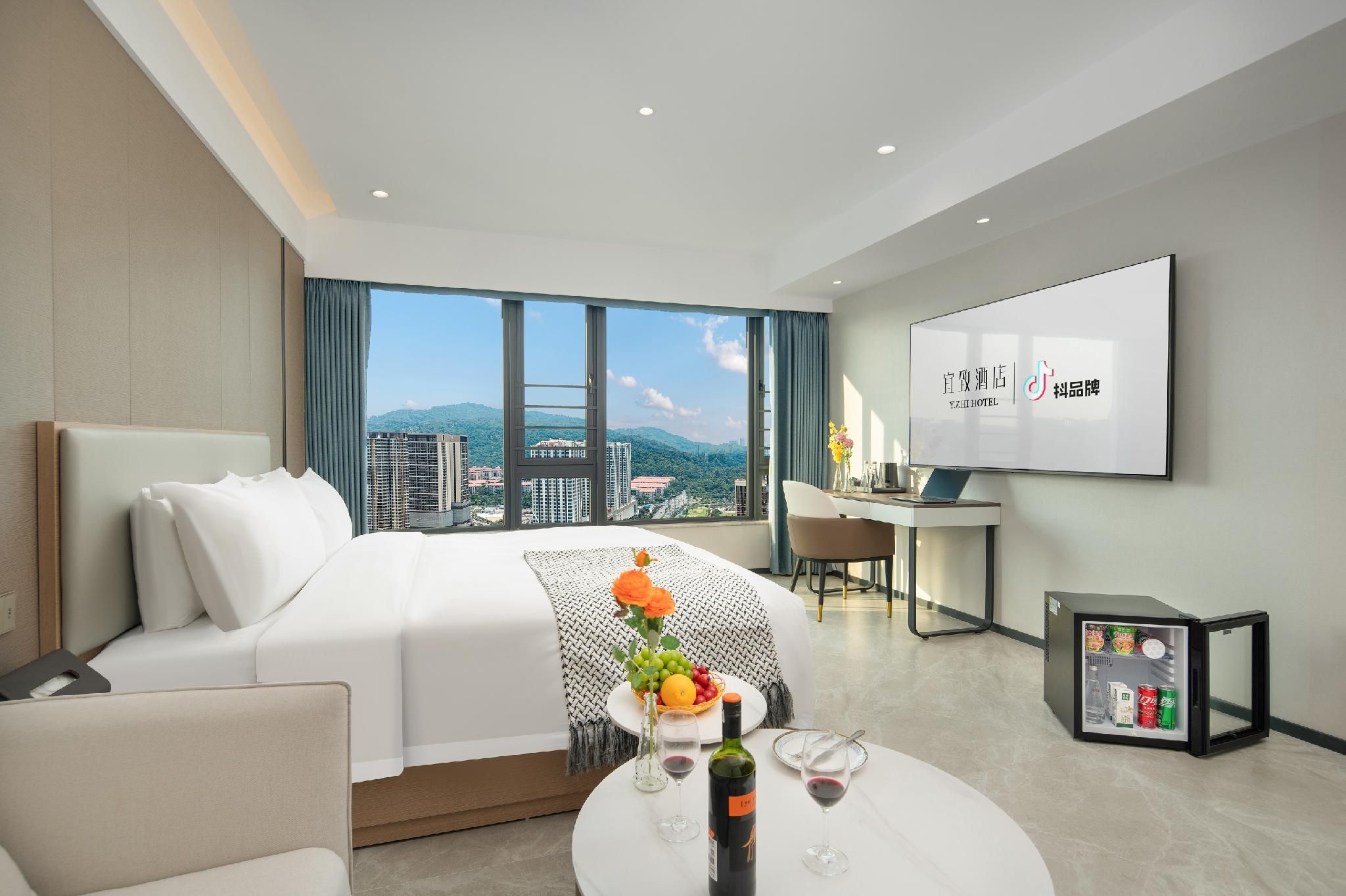 Queen Room with View