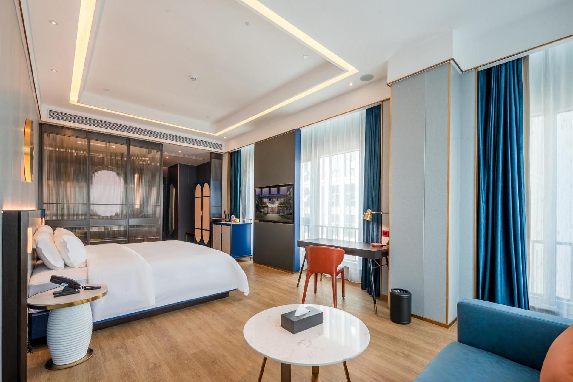 1 King Bed, Deluxe Room, Non-Smoking